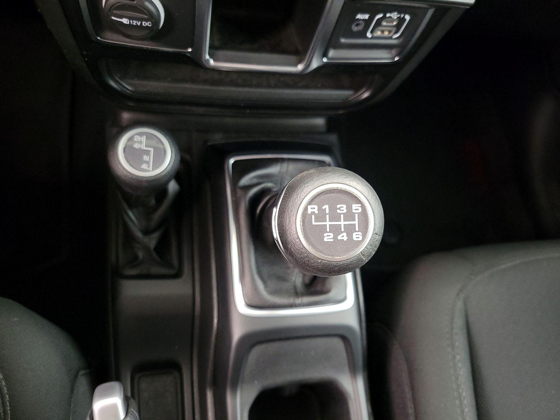 Thumbnail: 2022 Jeep Gladiator - 17