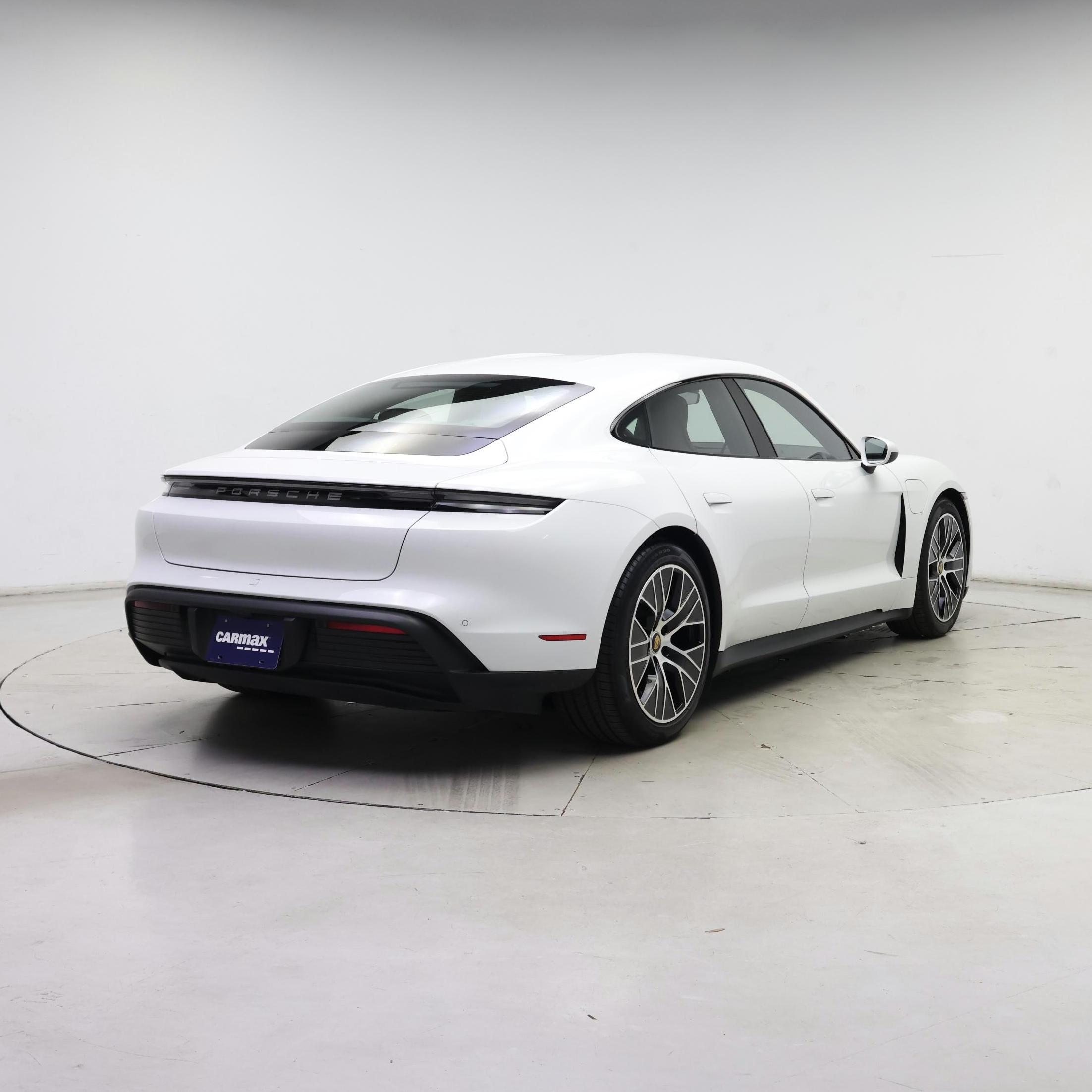Thumbnail: 2022 Porsche Taycan - 8