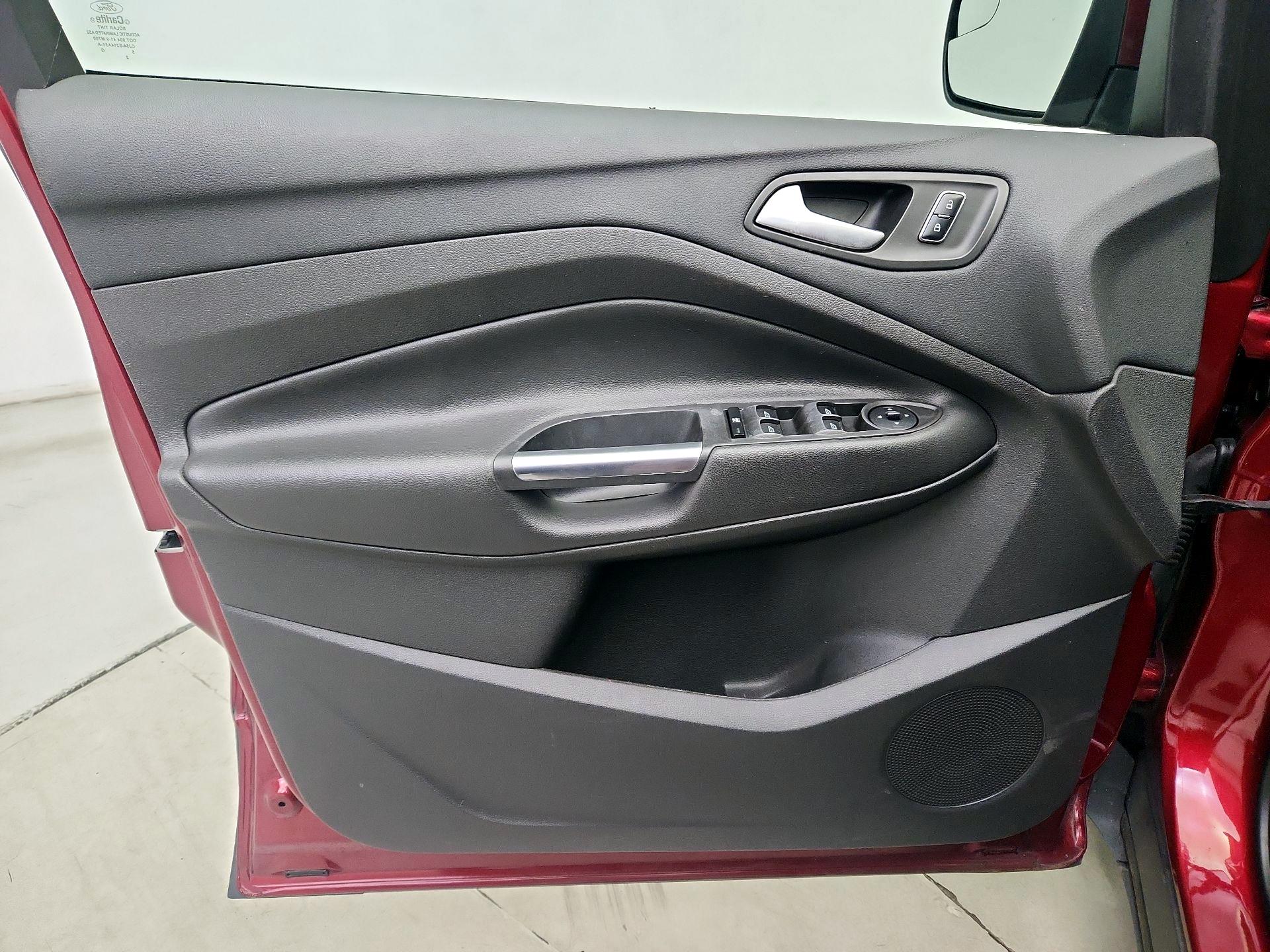 Thumbnail: 2016 Ford Escape - 12