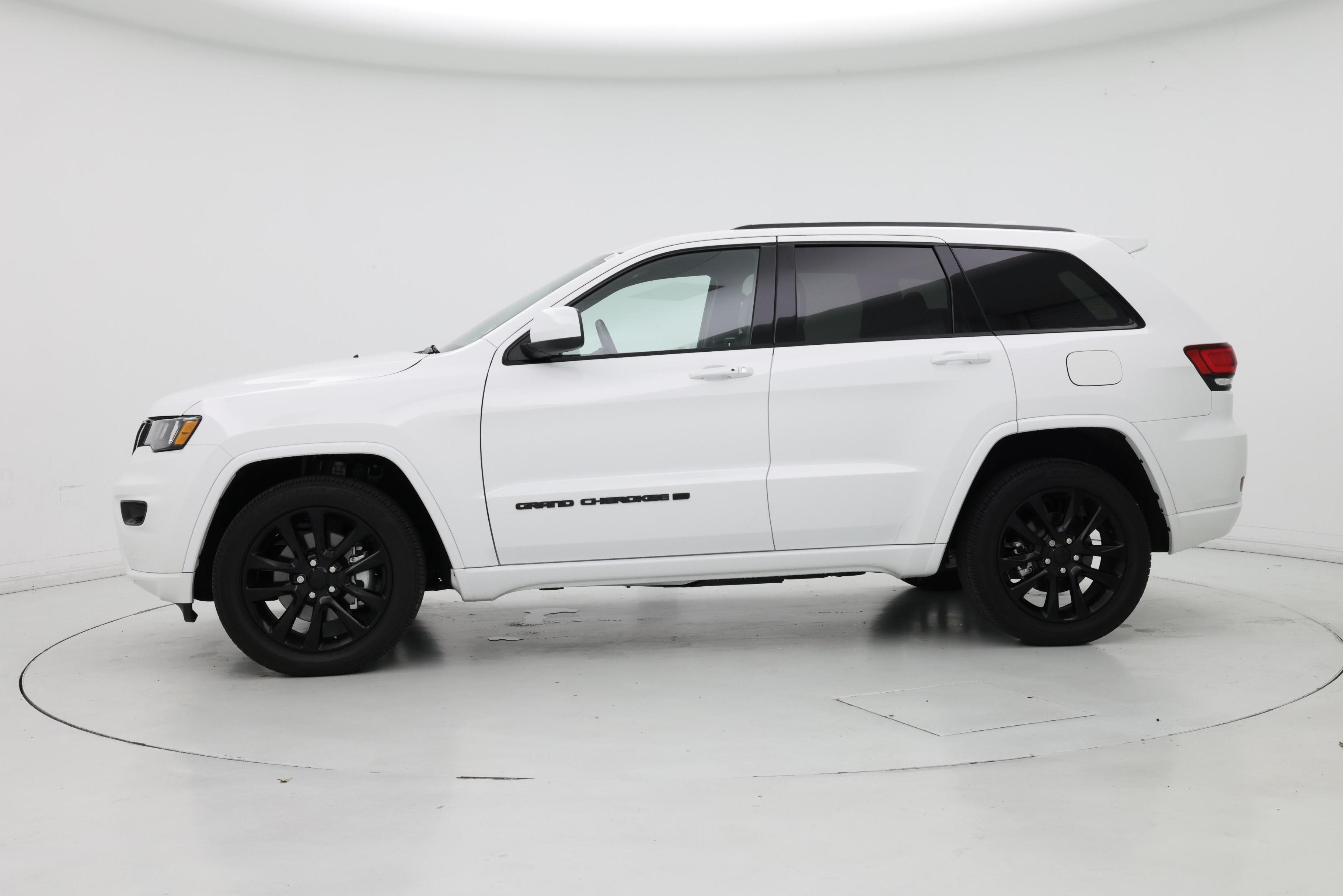Thumbnail: 2022 Jeep Grand Cherokee - 3