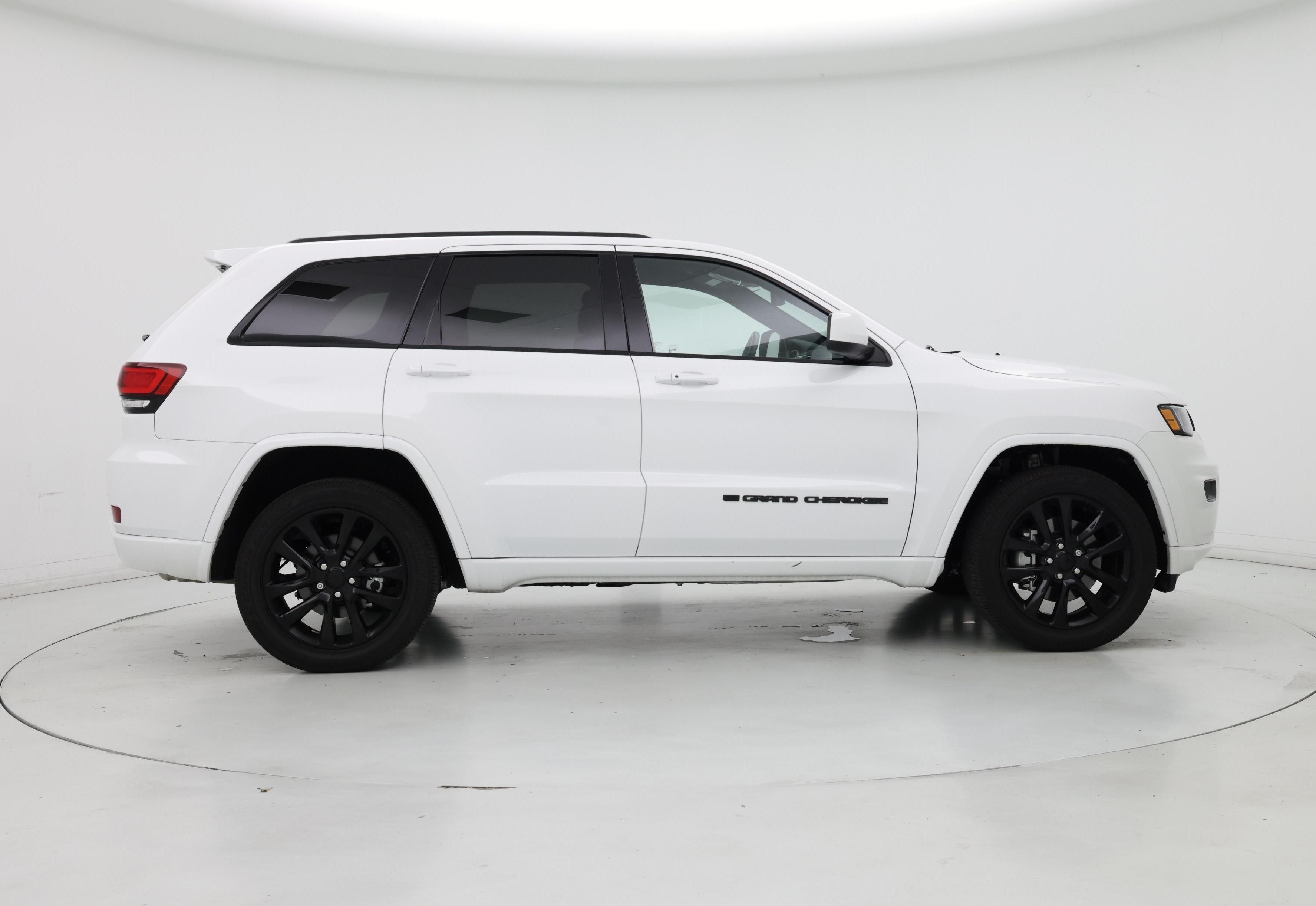 Thumbnail: 2022 Jeep Grand Cherokee - 7