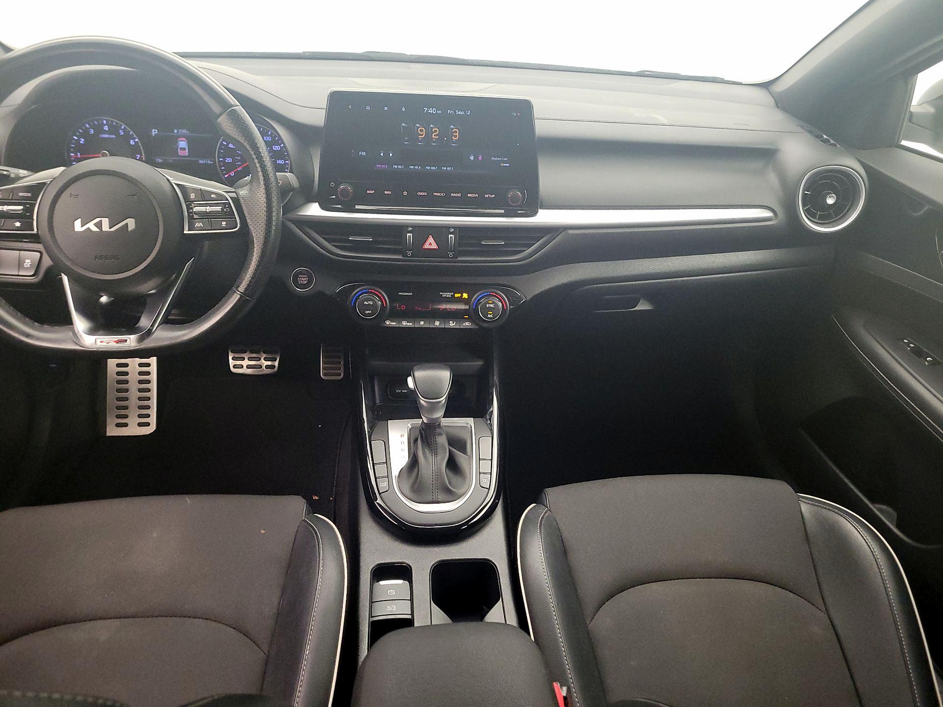 Thumbnail: 2022 Kia Forte - 9