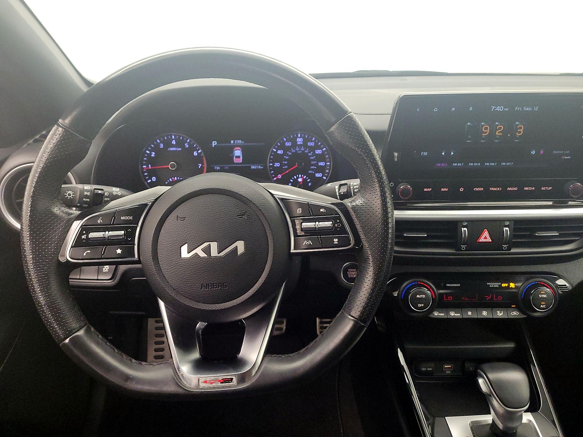 Thumbnail: 2022 Kia Forte - 10