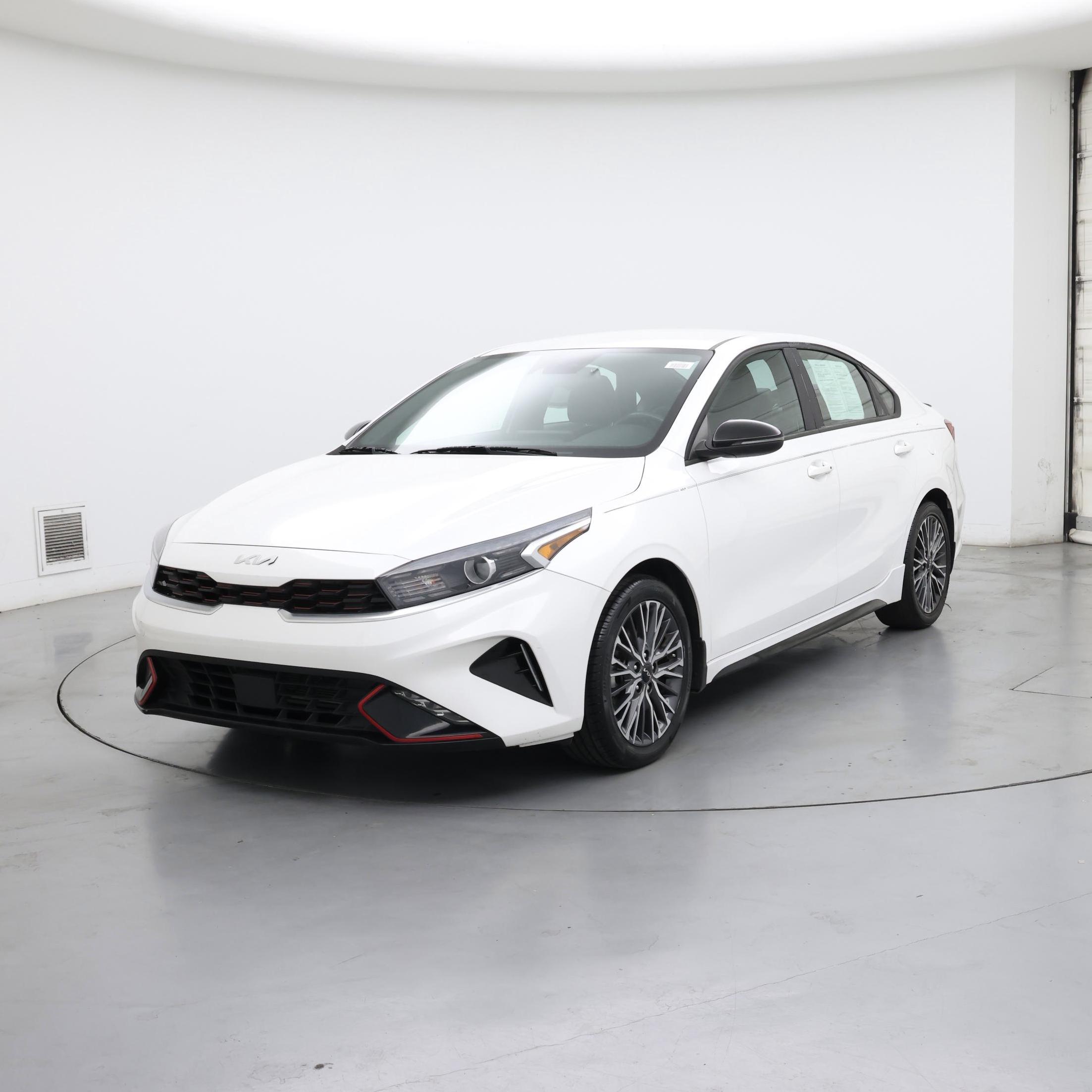 Thumbnail: 2022 Kia Forte - 4