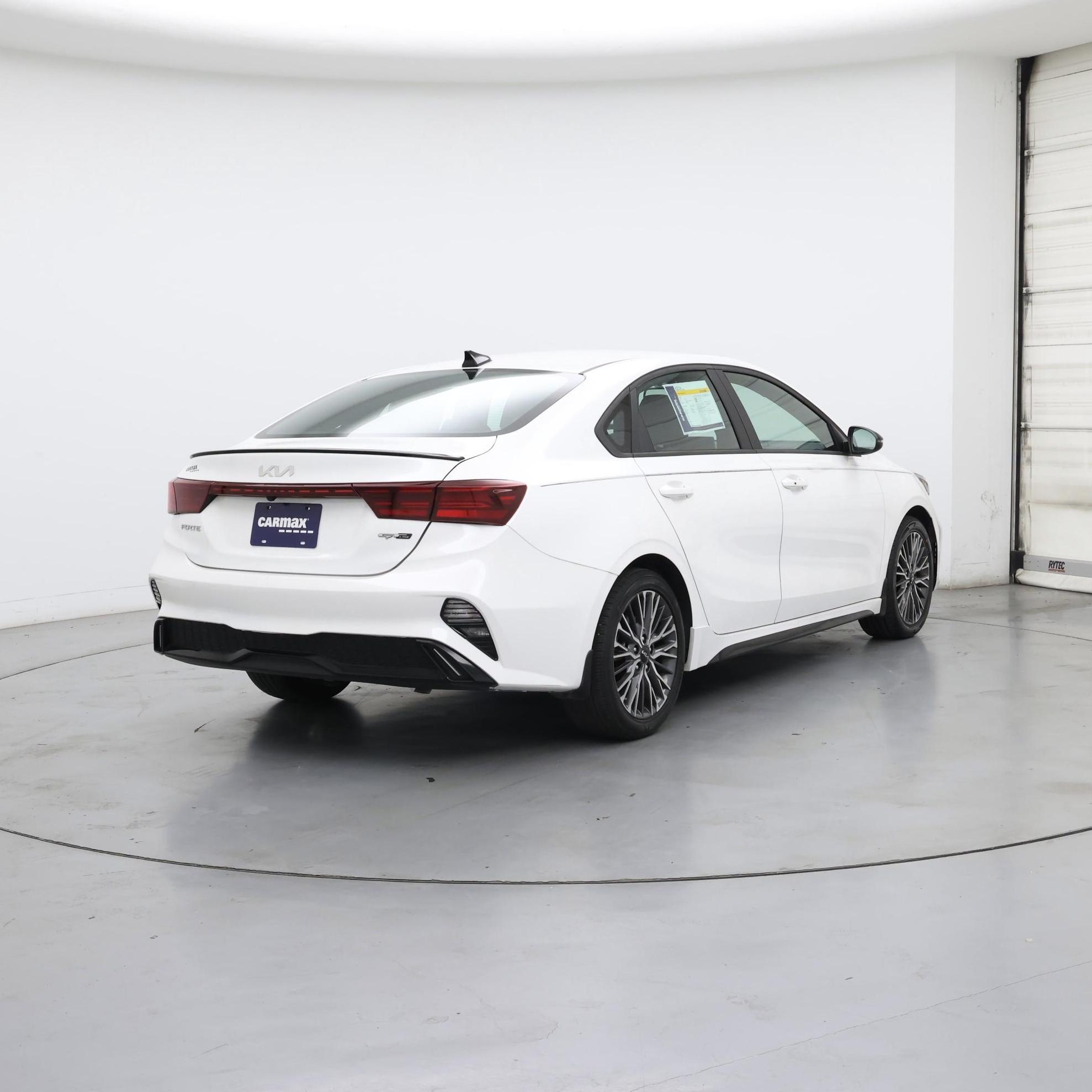 Thumbnail: 2022 Kia Forte - 8