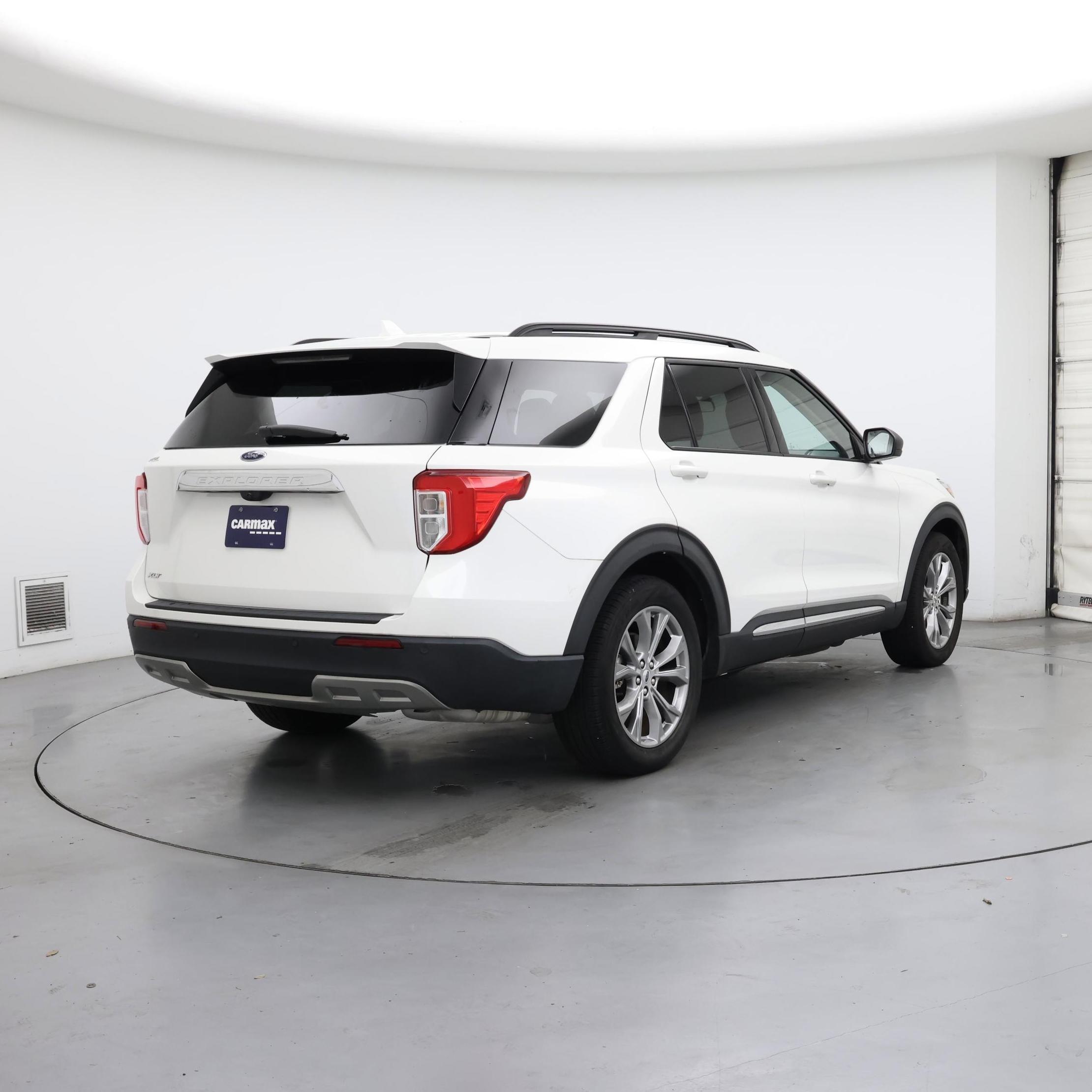 Thumbnail: 2021 Ford Explorer - 8