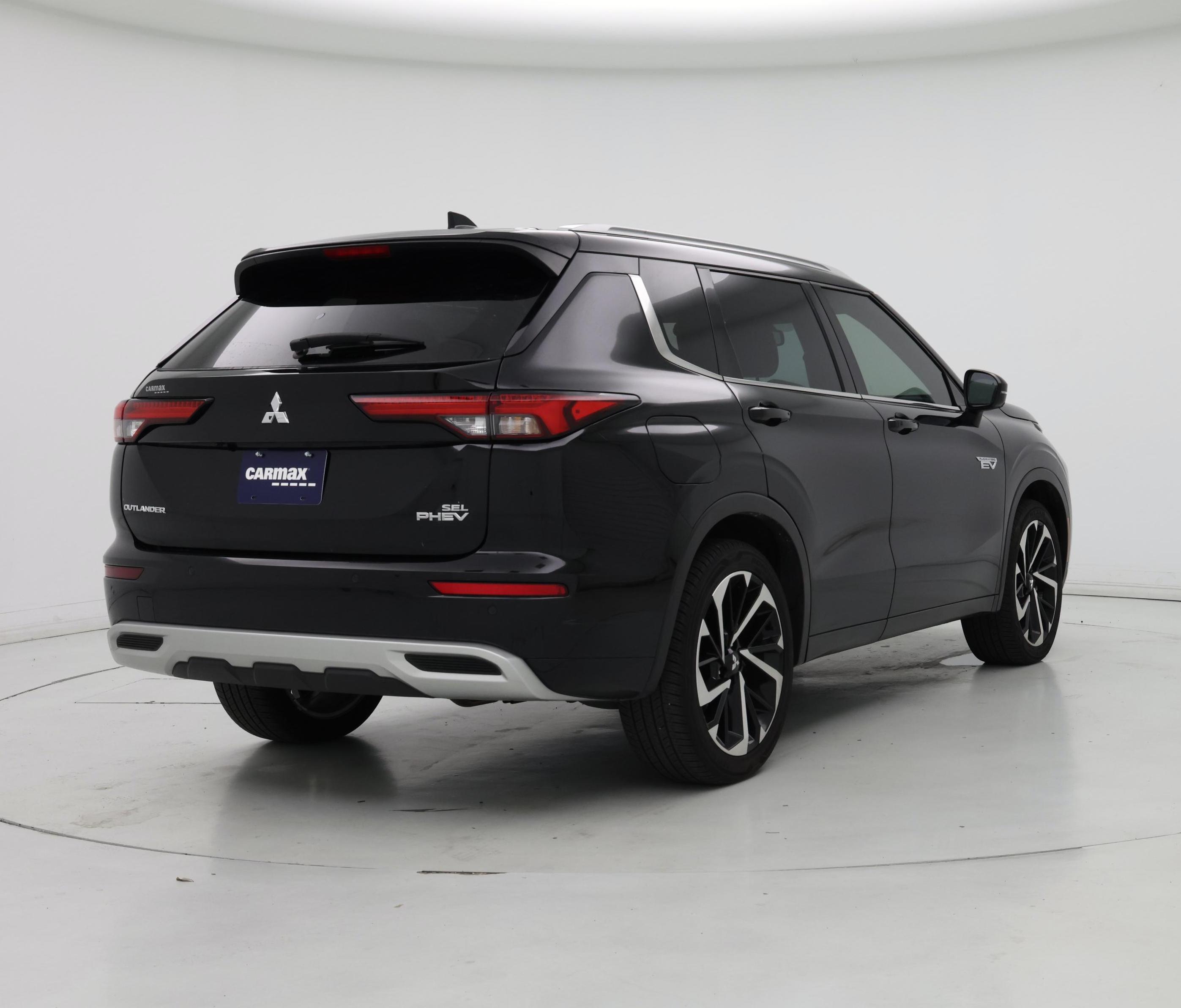Thumbnail: 2023 Mitsubishi Outlander - 8