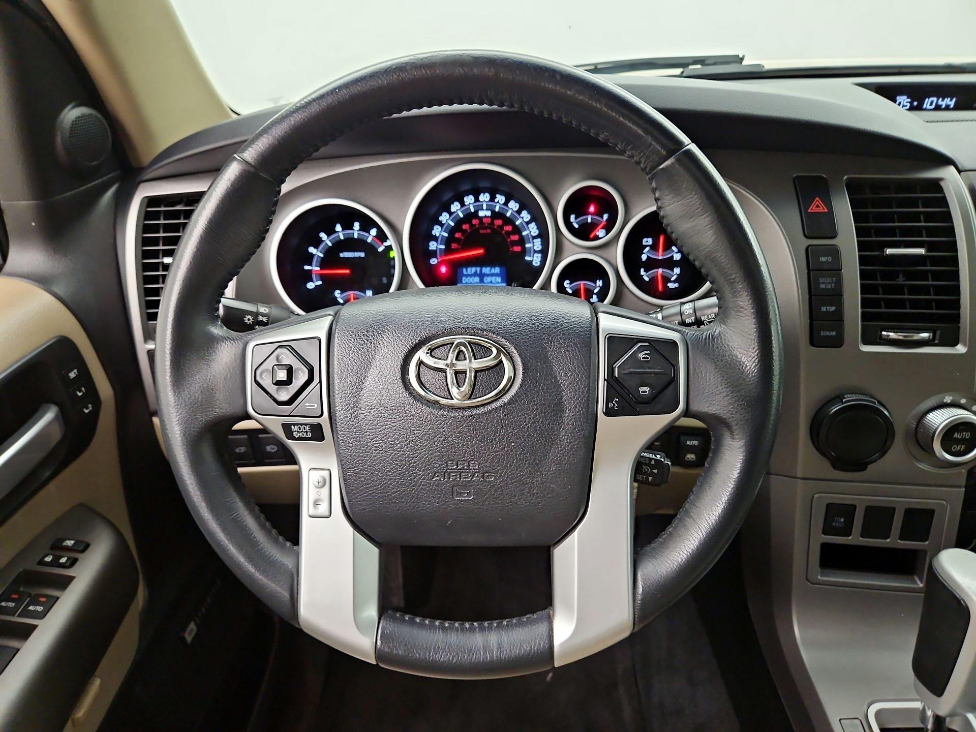 Thumbnail: 2016 Toyota Sequoia - 10