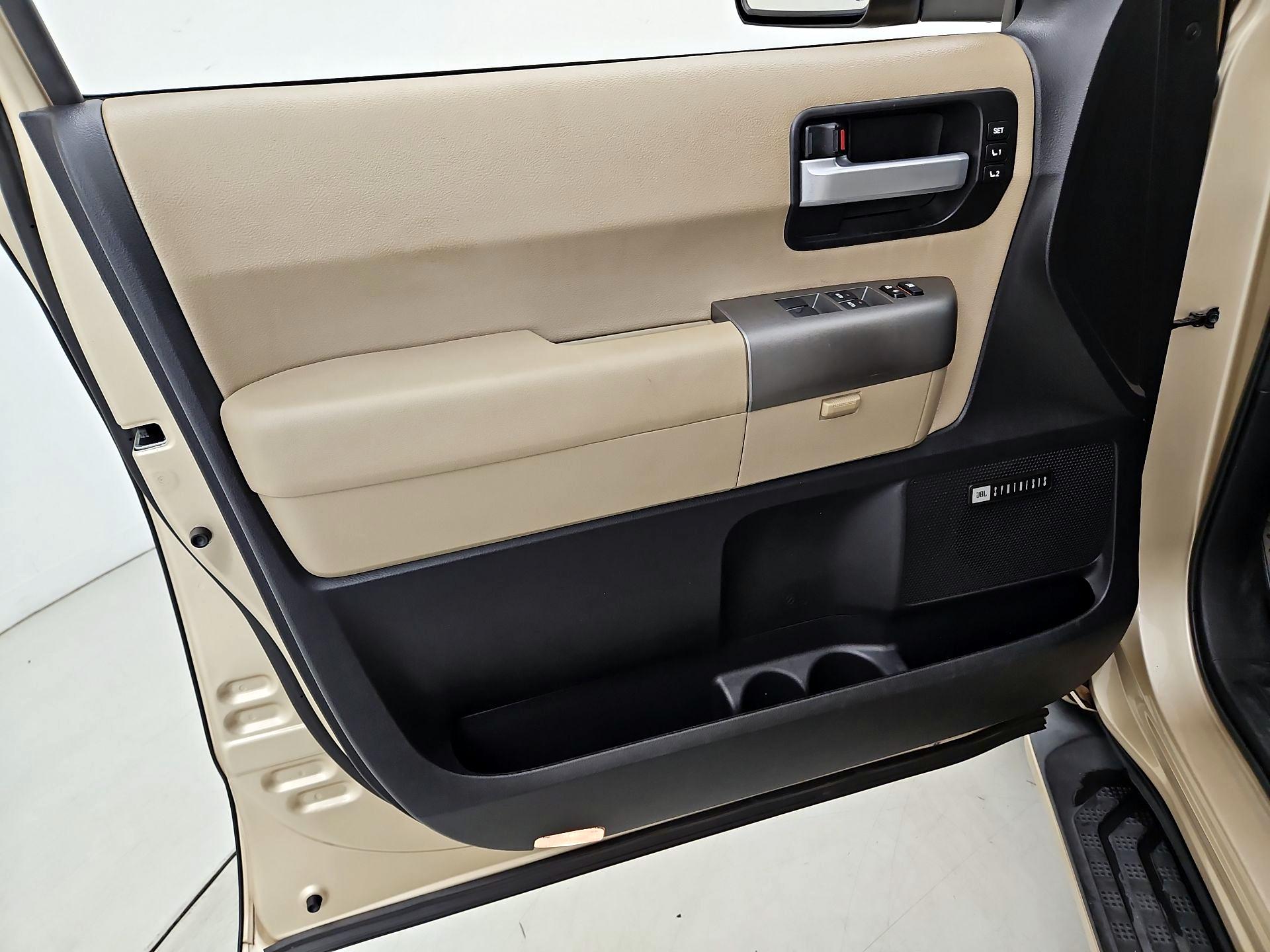 Thumbnail: 2016 Toyota Sequoia - 12