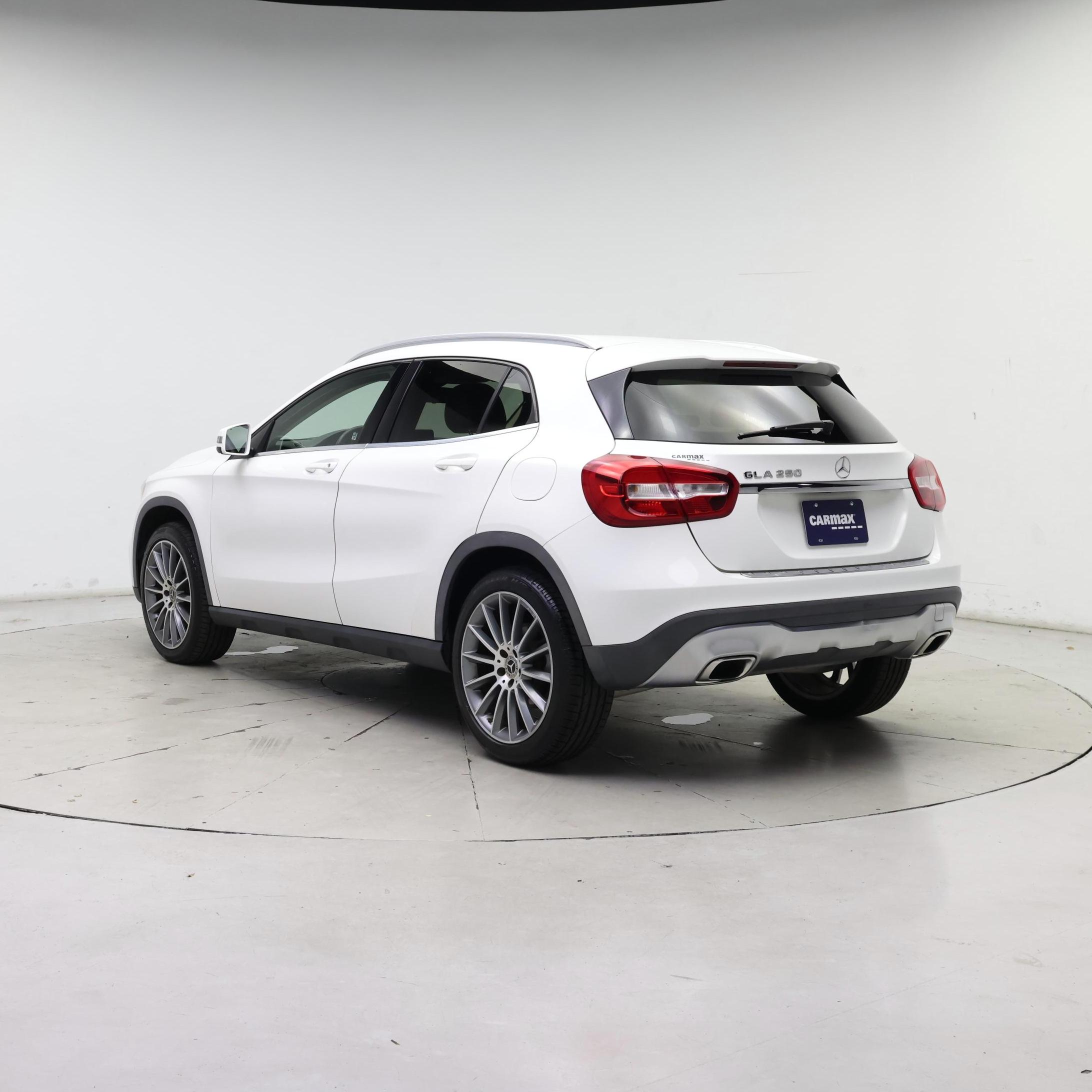 Thumbnail: 2018 Mercedes-Benz GLA - 2