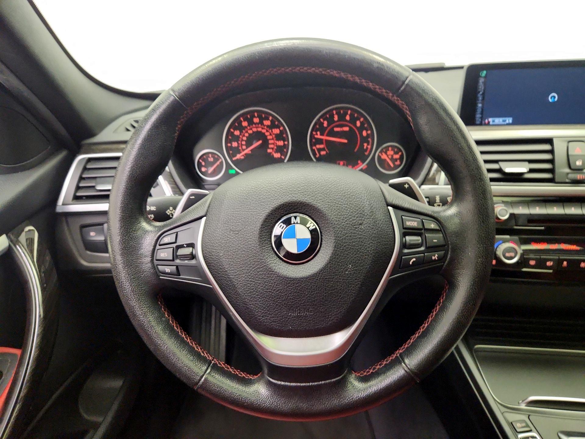 Thumbnail: 2016 BMW 3 Series - 10