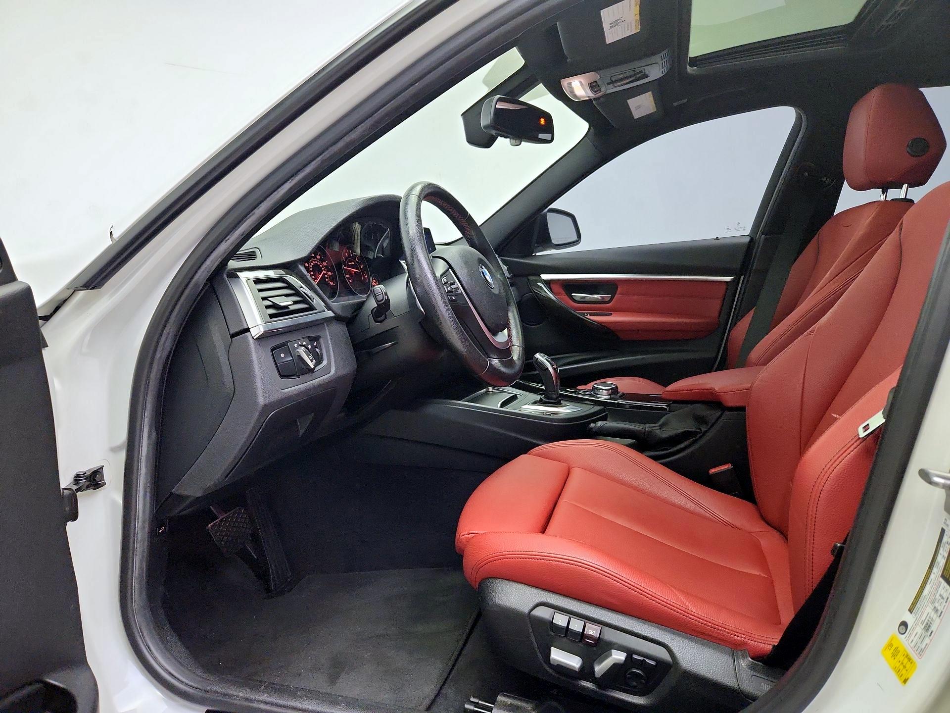 Thumbnail: 2016 BMW 3 Series - 11