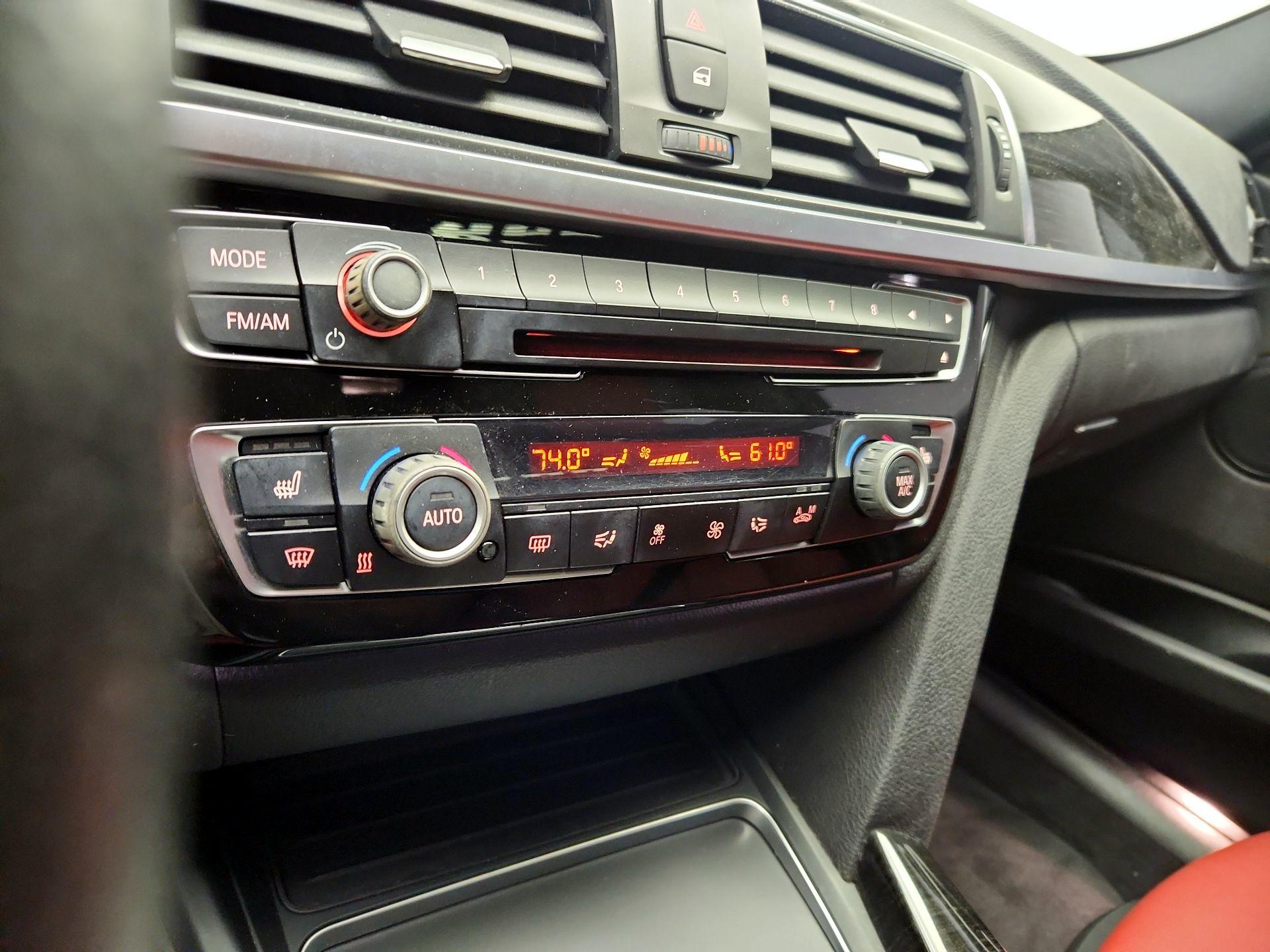 Thumbnail: 2016 BMW 3 Series - 17