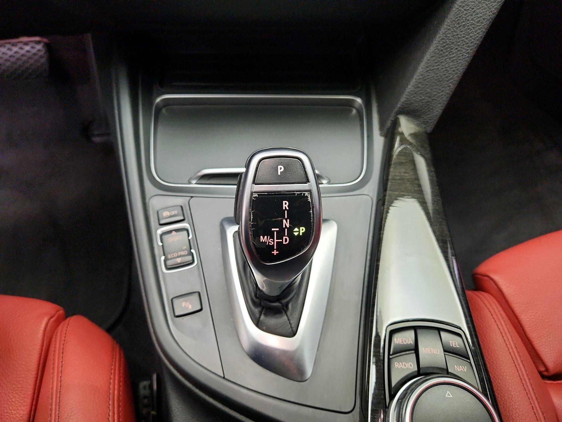 Thumbnail: 2016 BMW 3 Series - 18