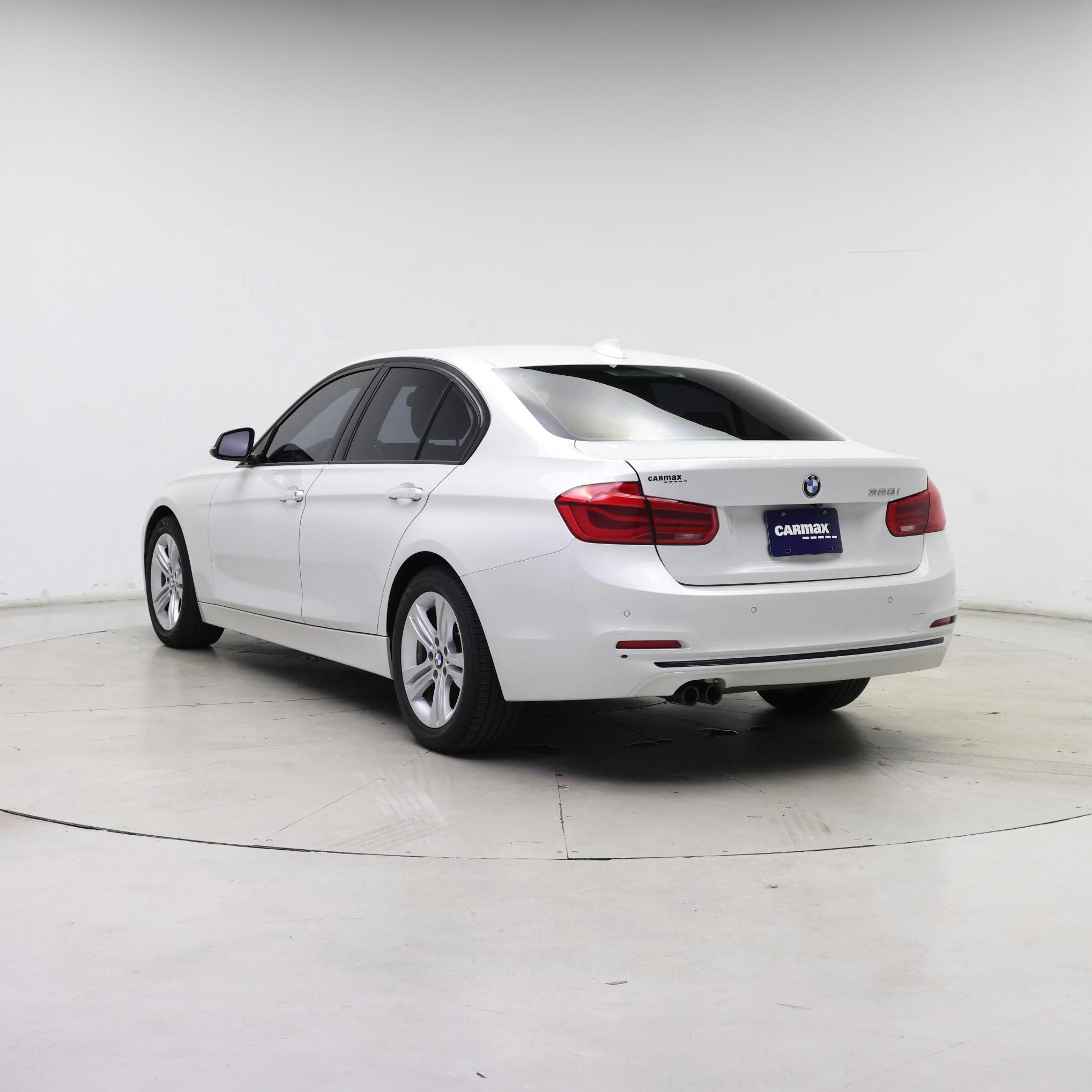 Thumbnail: 2016 BMW 3 Series - 2