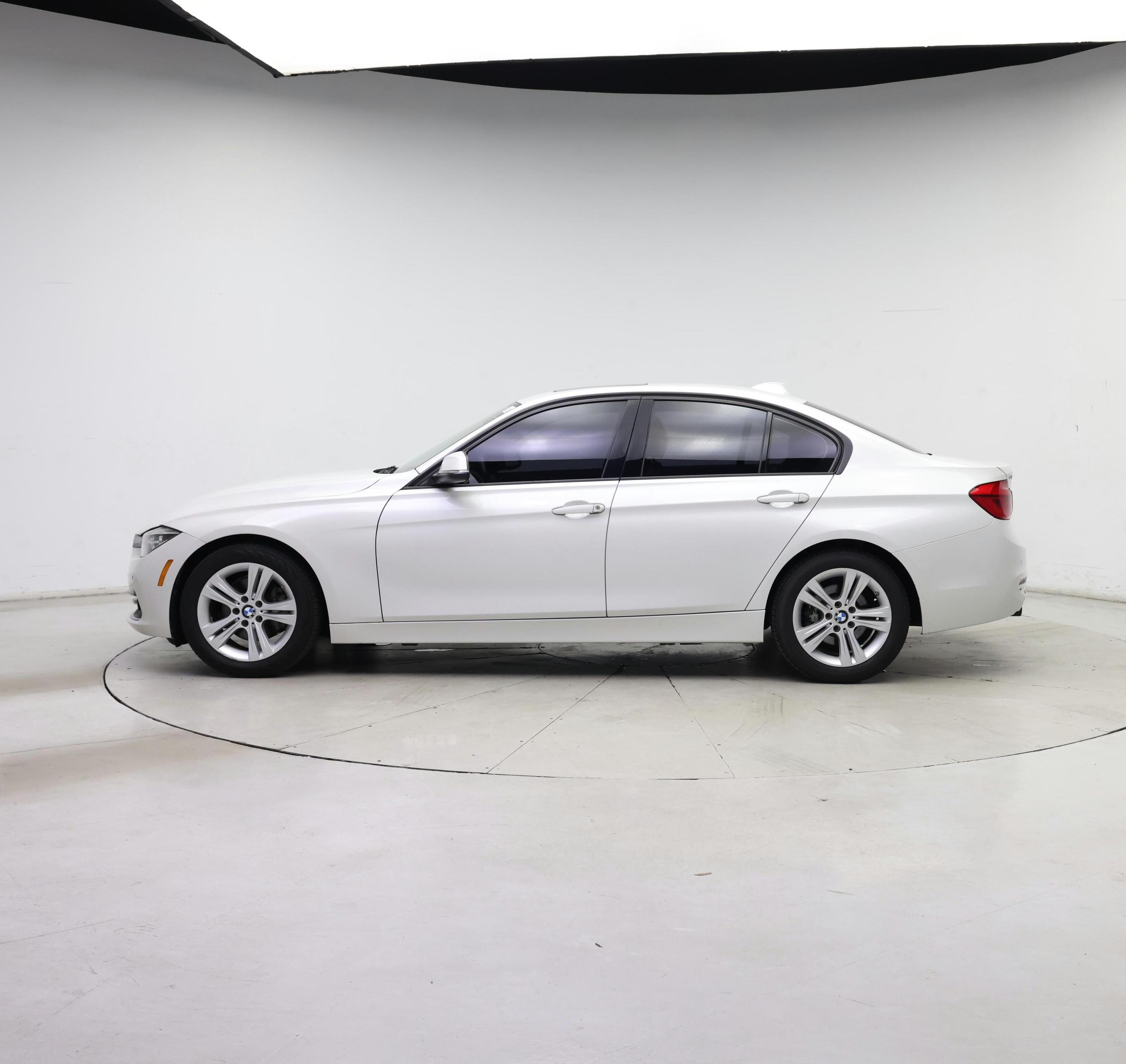 Thumbnail: 2016 BMW 3 Series - 3