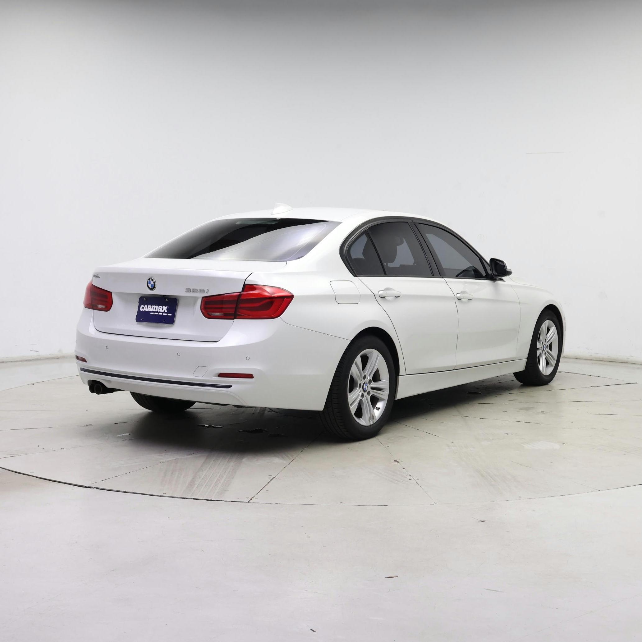 Thumbnail: 2016 BMW 3 Series - 8