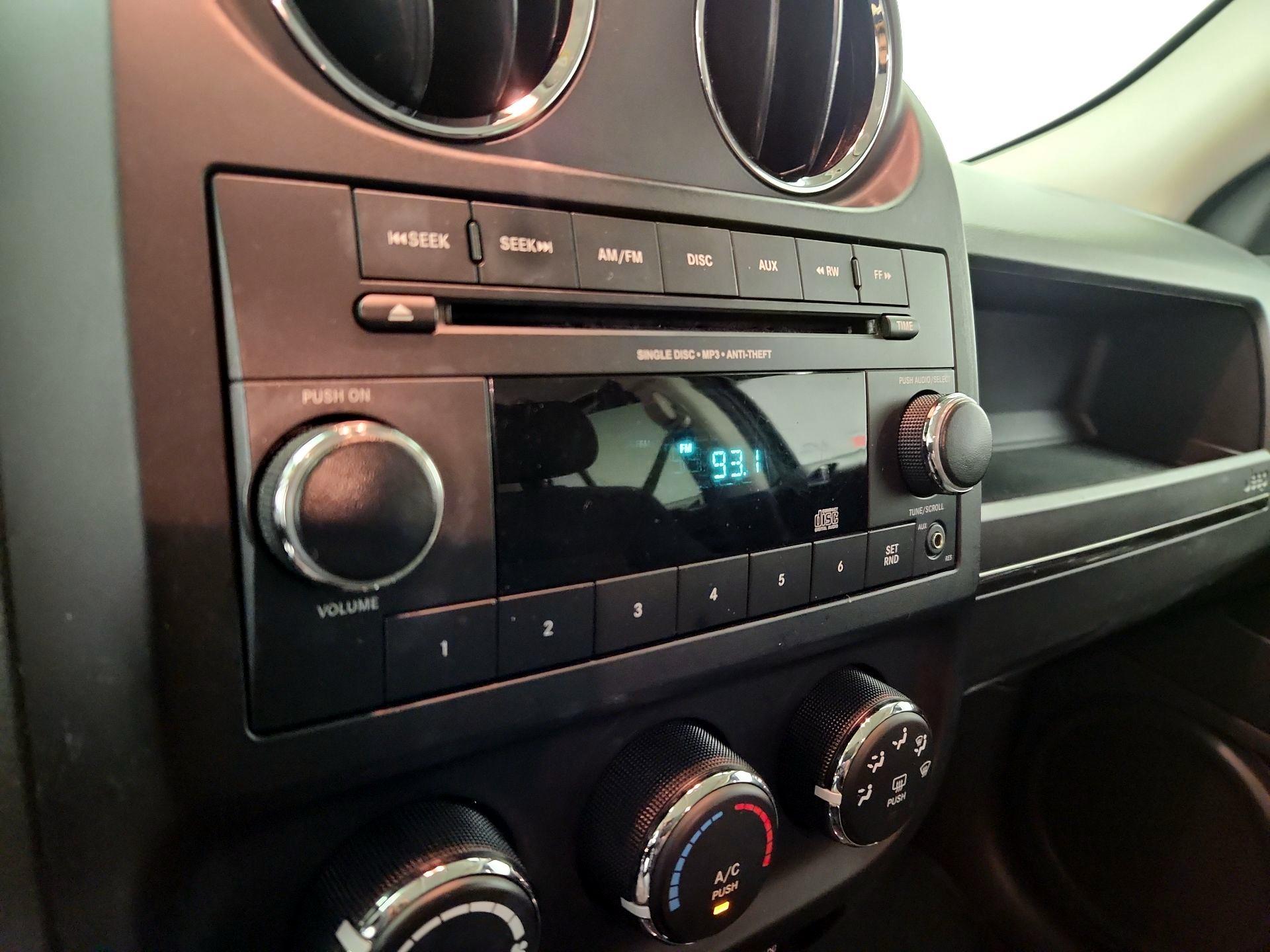 Thumbnail: 2014 Jeep Patriot - 13