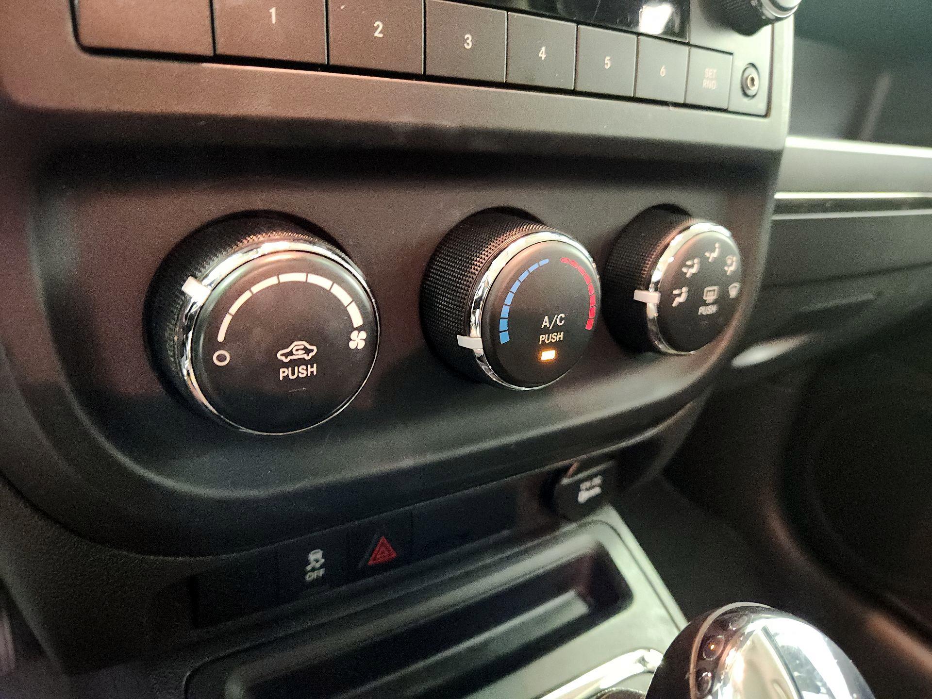 Thumbnail: 2014 Jeep Patriot - 14
