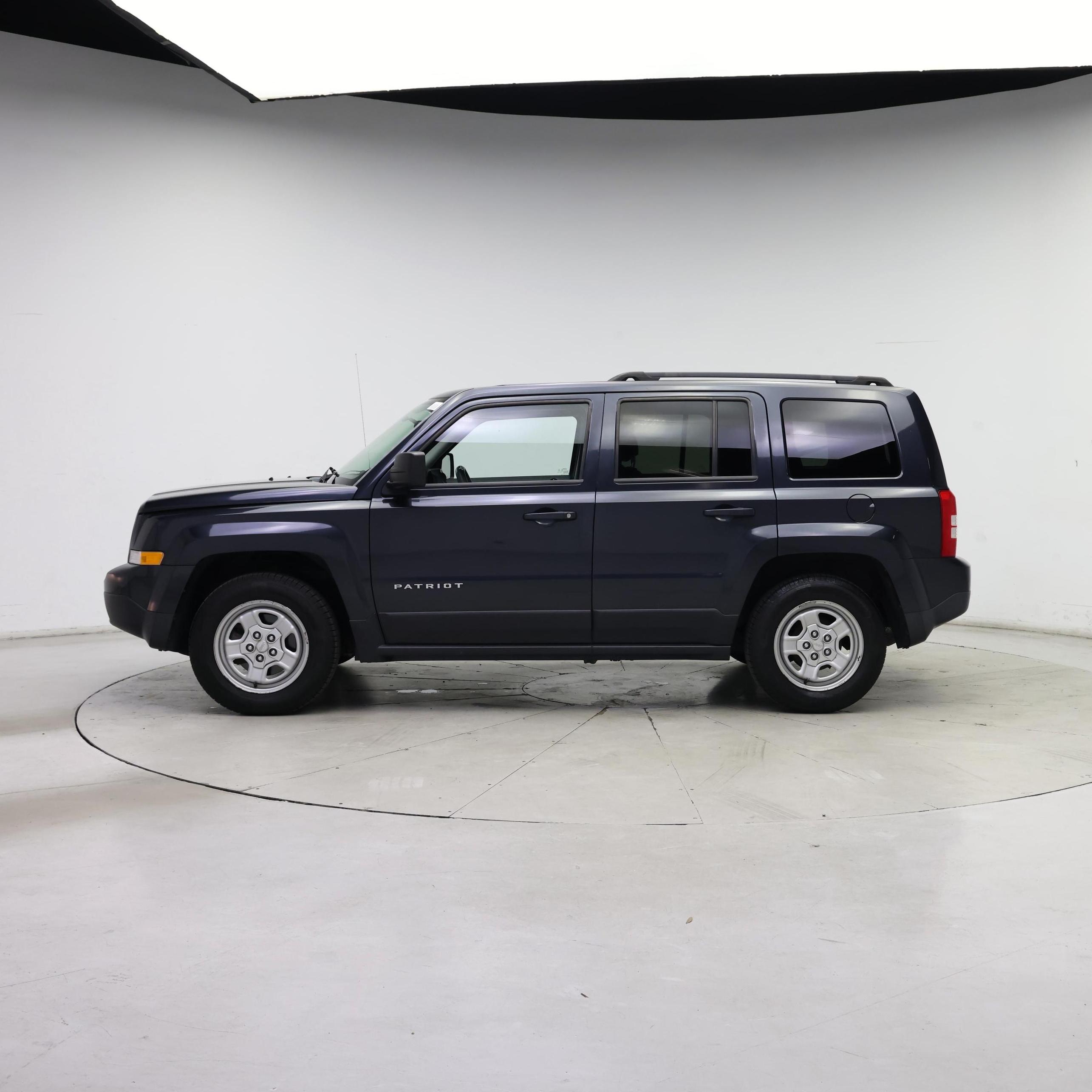 Thumbnail: 2014 Jeep Patriot - 3