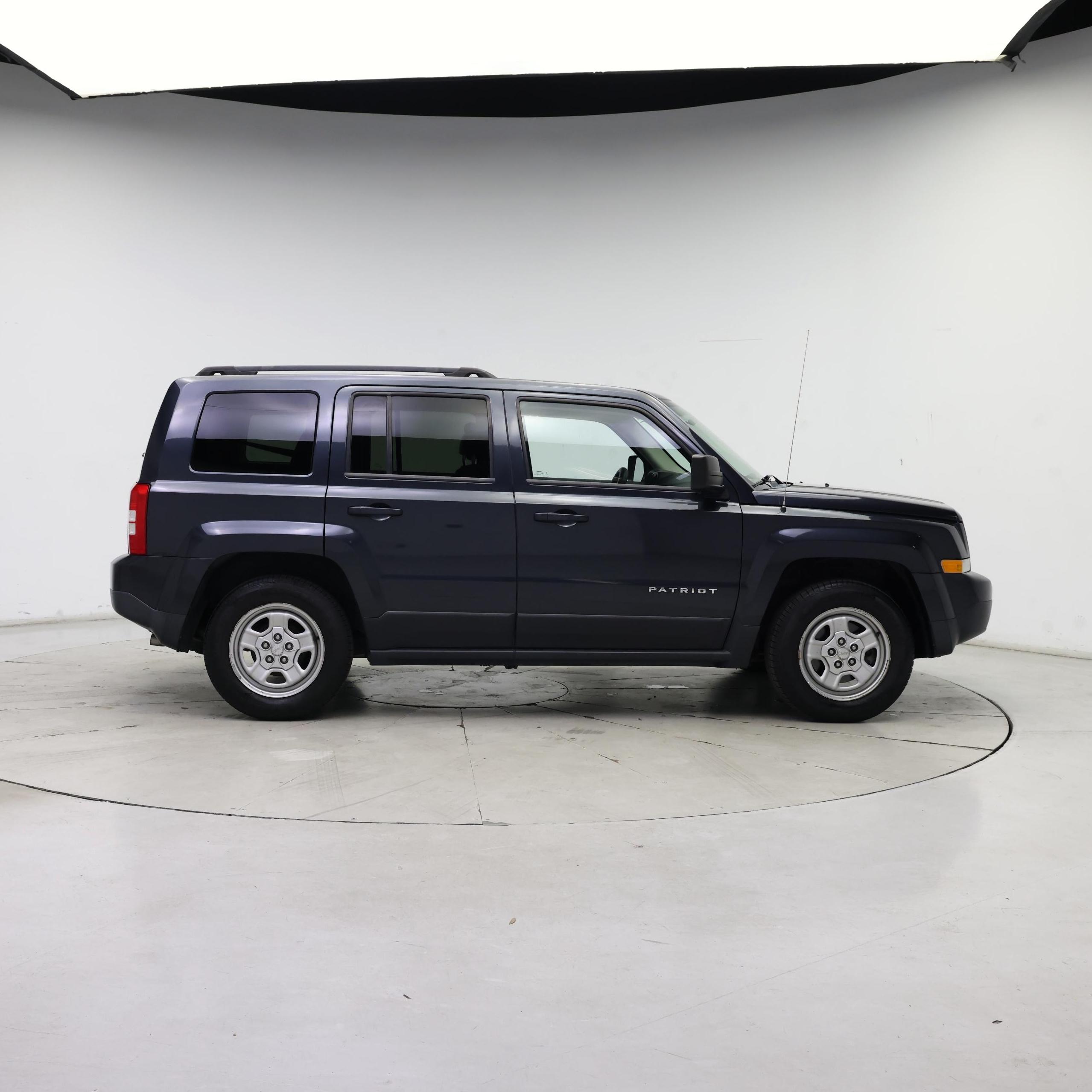 Thumbnail: 2014 Jeep Patriot - 7