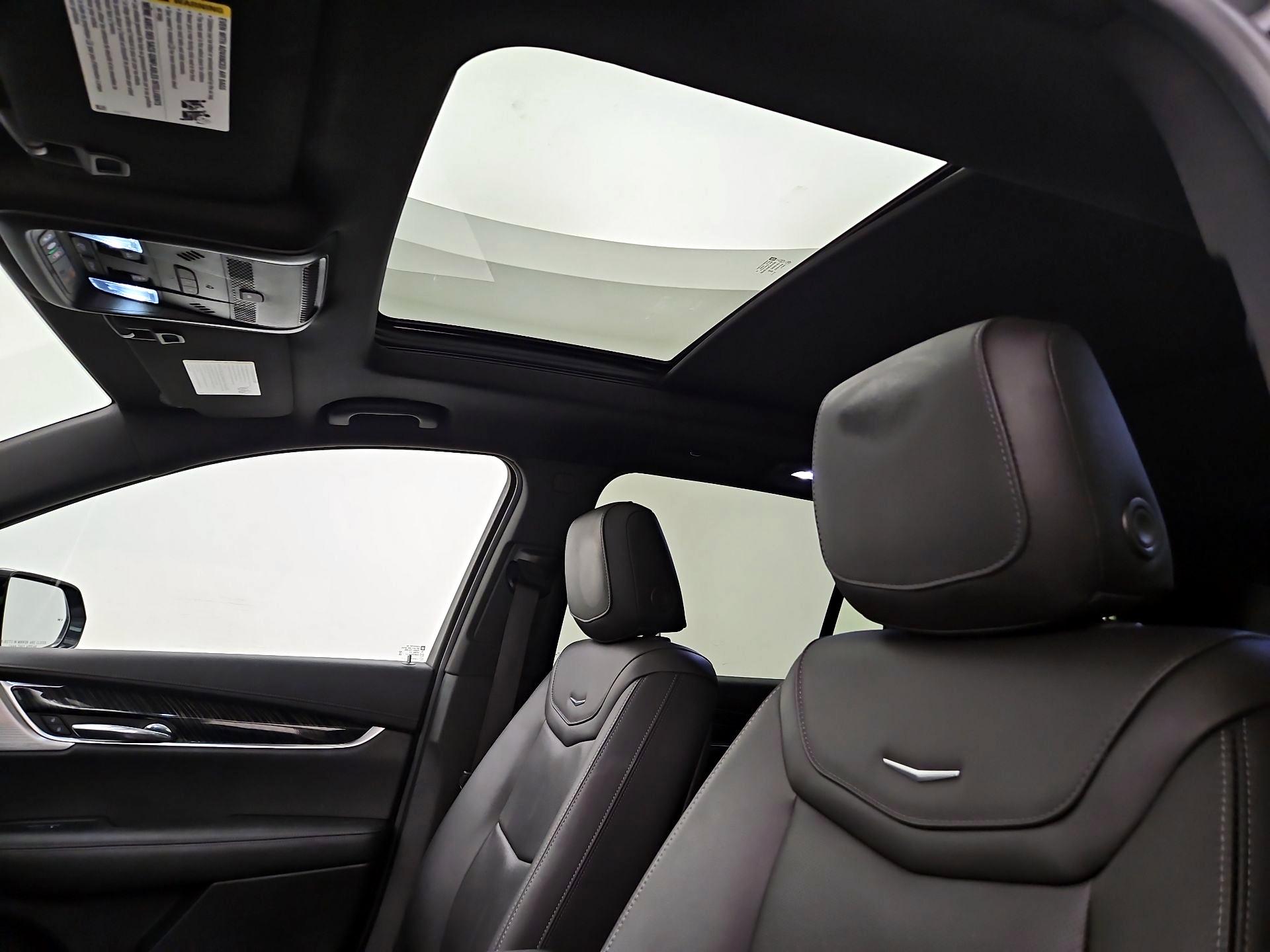 Thumbnail: 2023 Cadillac XT6 - 20