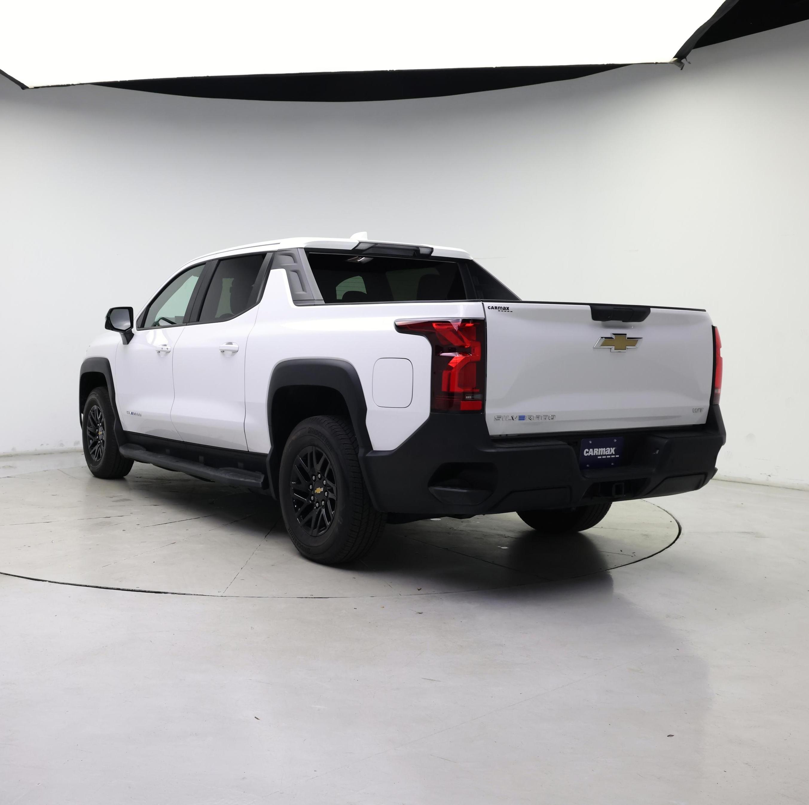 Thumbnail: 2024 Chevrolet Silverado EV - 2