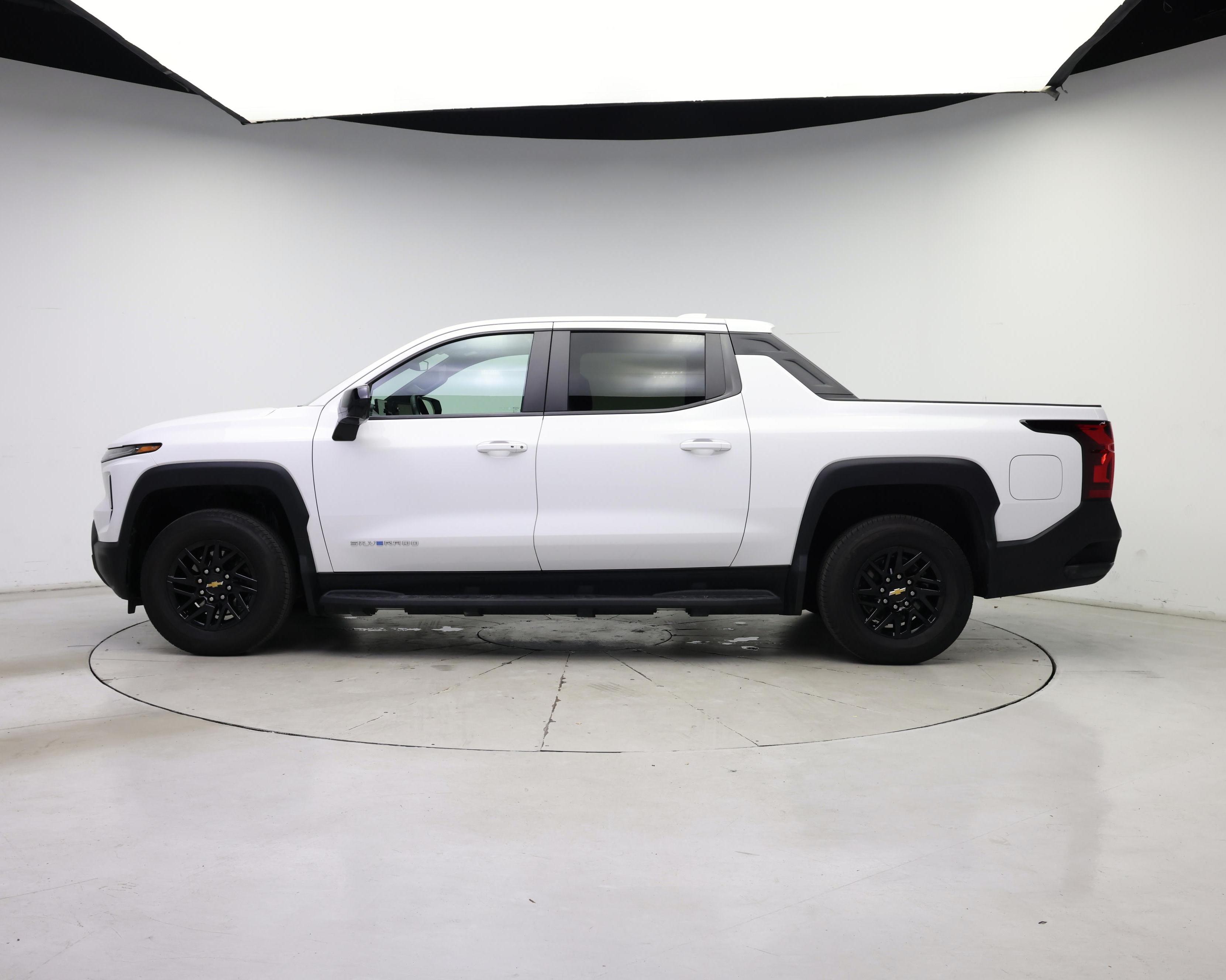 Thumbnail: 2024 Chevrolet Silverado EV - 3