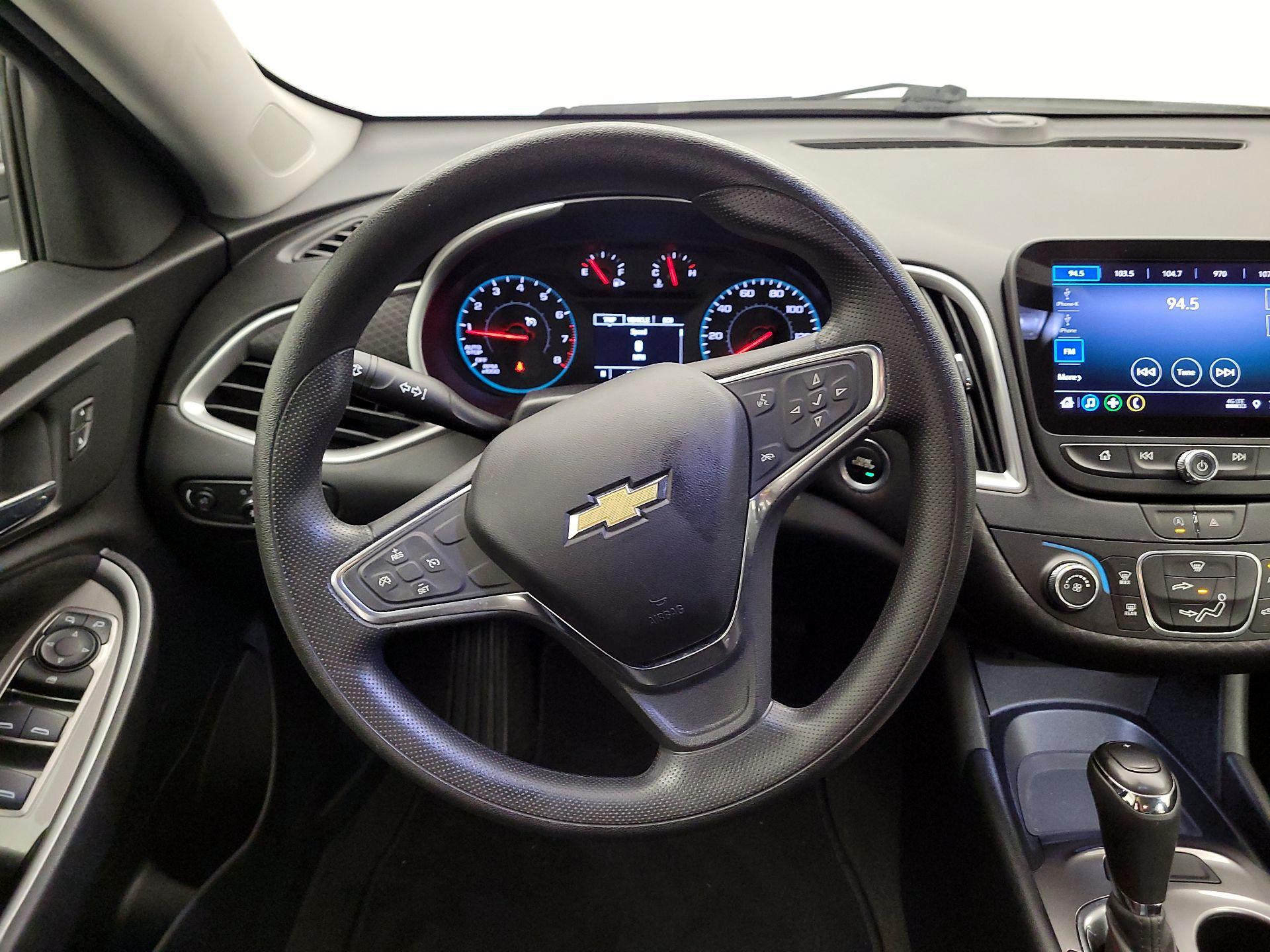 Thumbnail: 2020 Chevrolet Malibu - 10