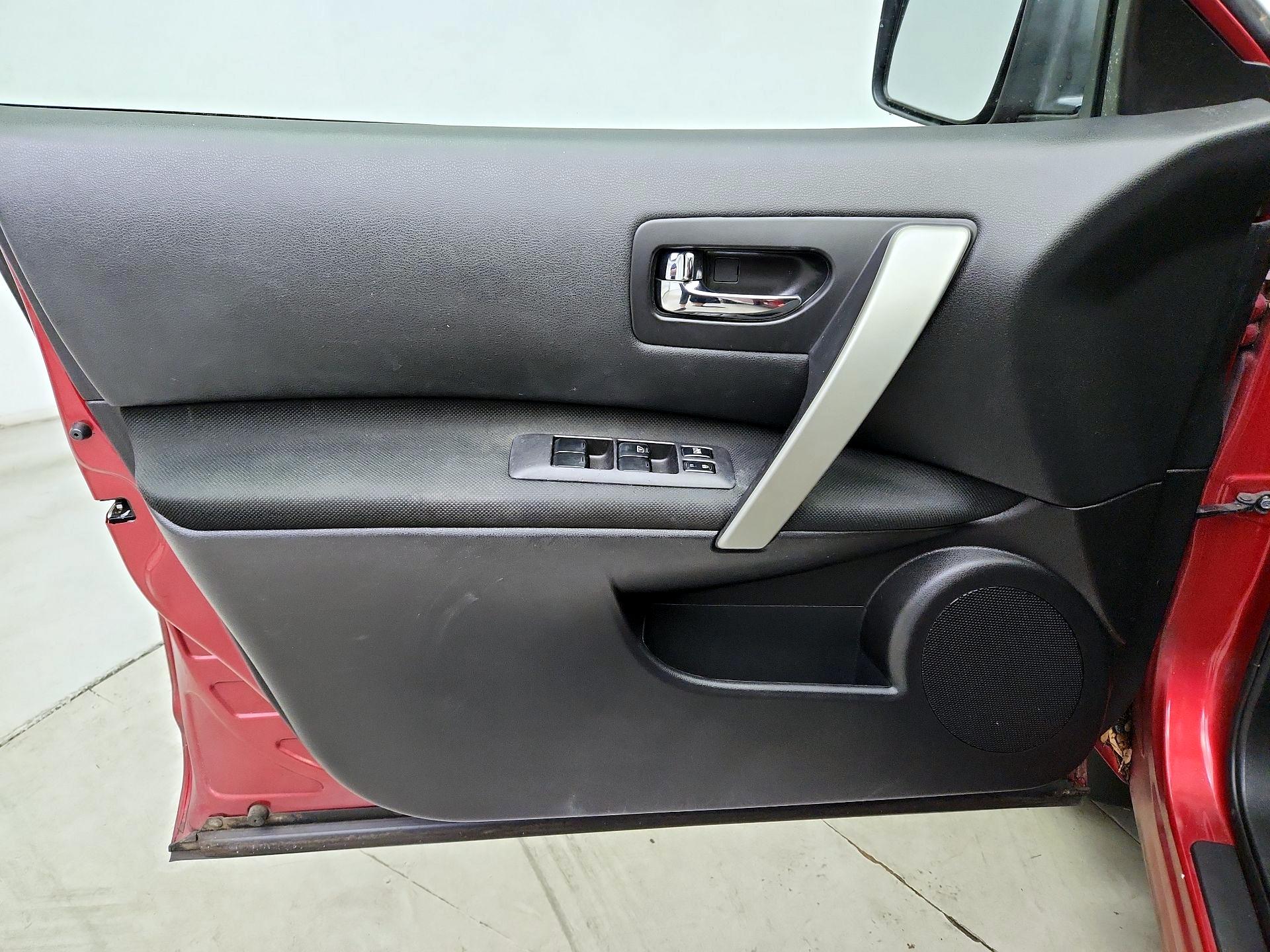 Thumbnail: 2014 Nissan Rogue - 12