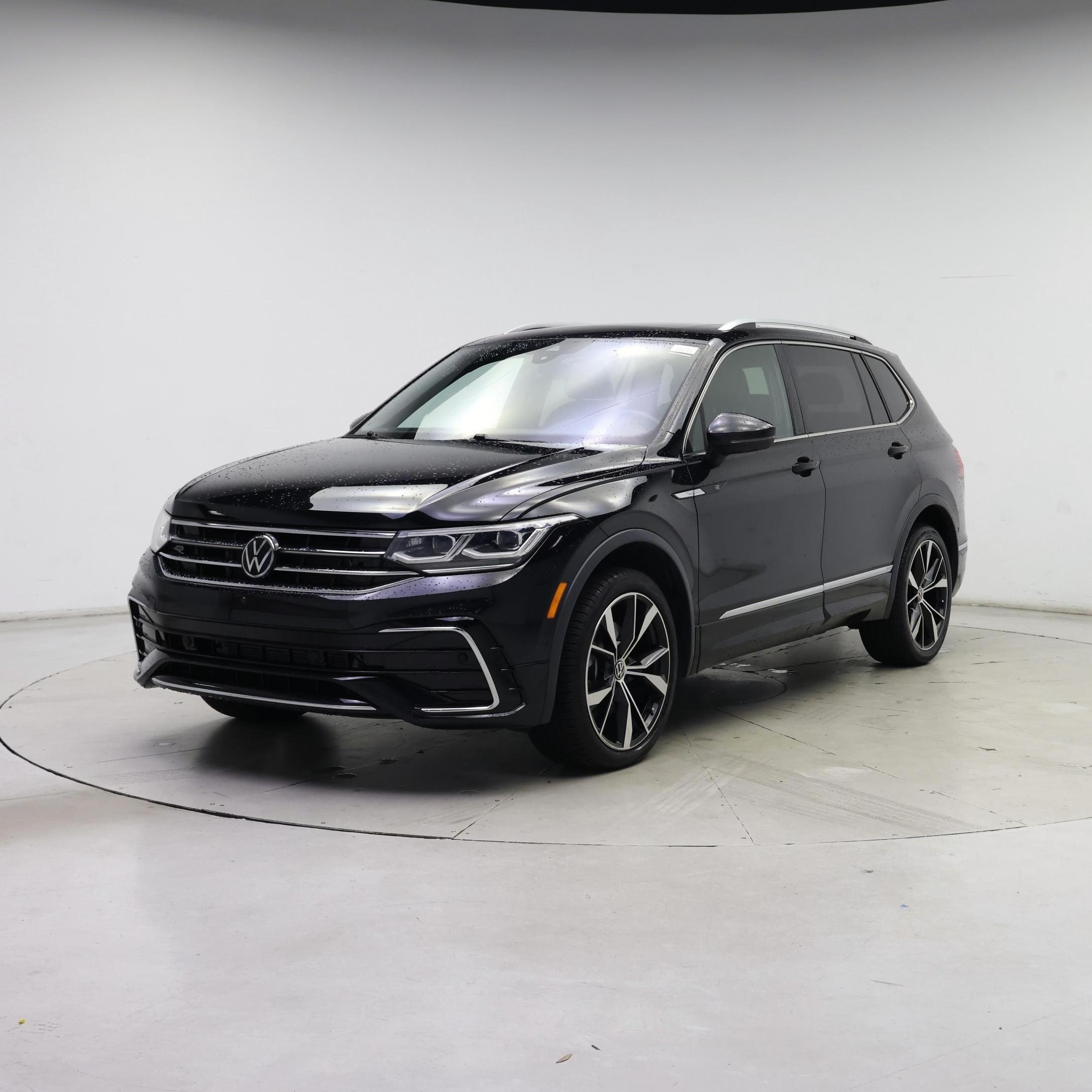 Thumbnail: 2022 Volkswagen Tiguan - 4