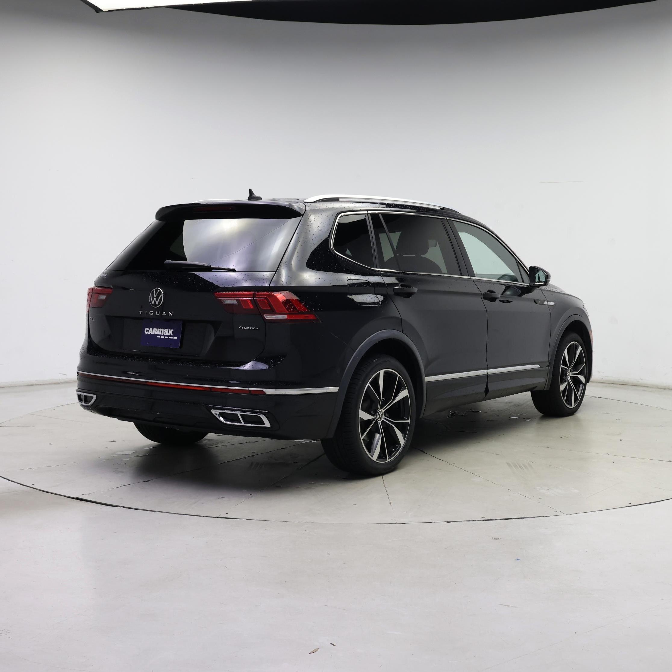 Thumbnail: 2022 Volkswagen Tiguan - 8