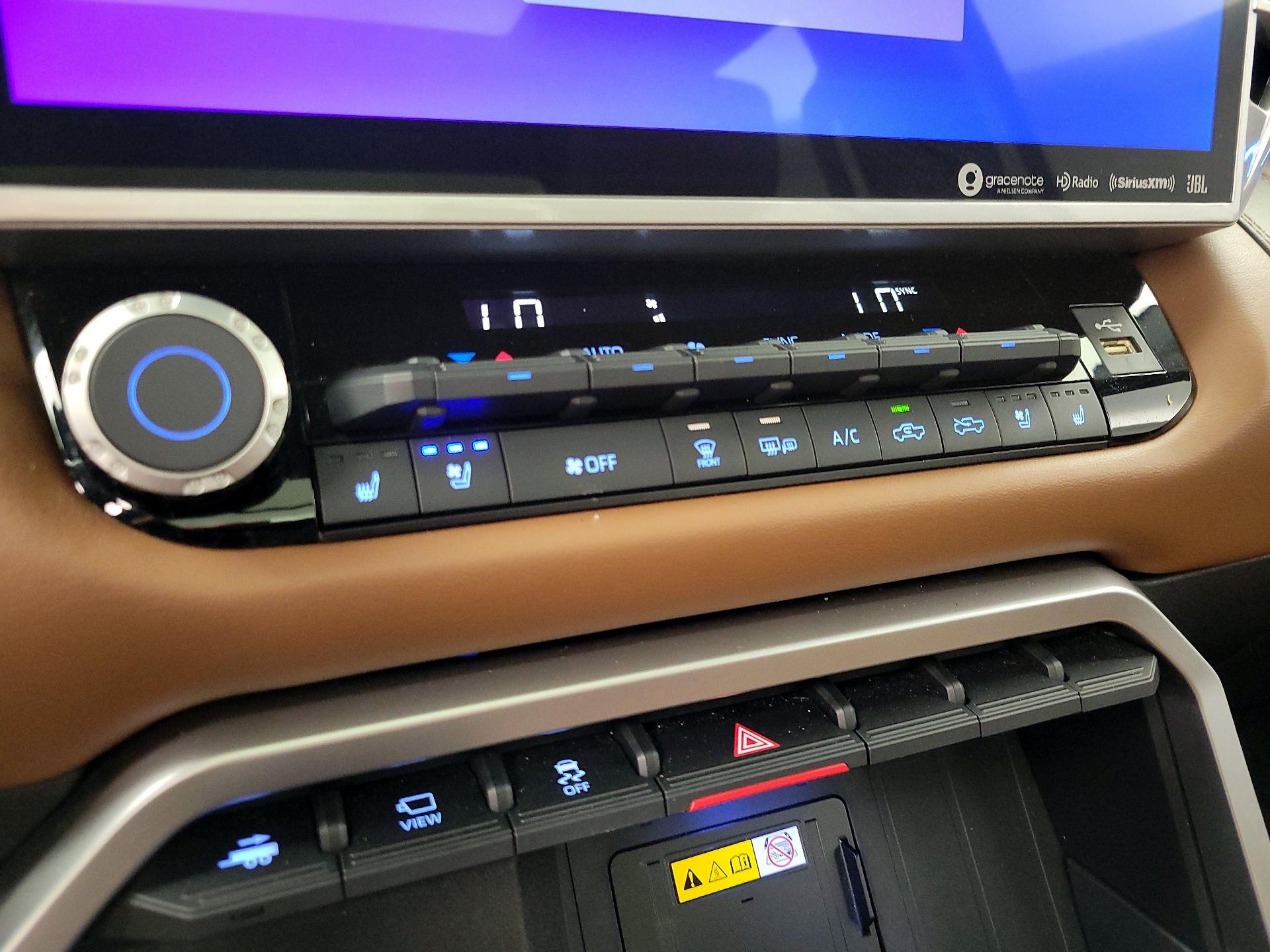 Thumbnail: 2022 Toyota Tundra - 16