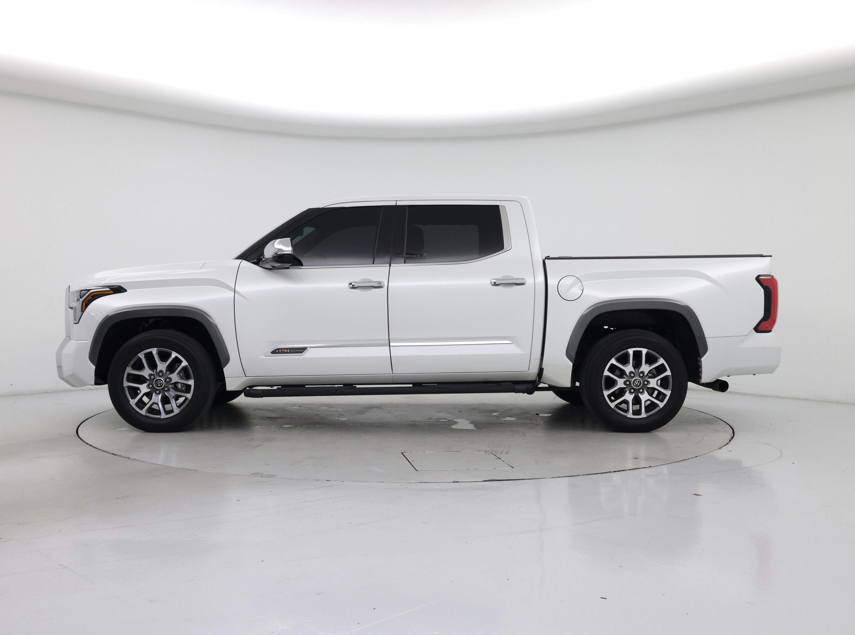 Thumbnail: 2022 Toyota Tundra - 3