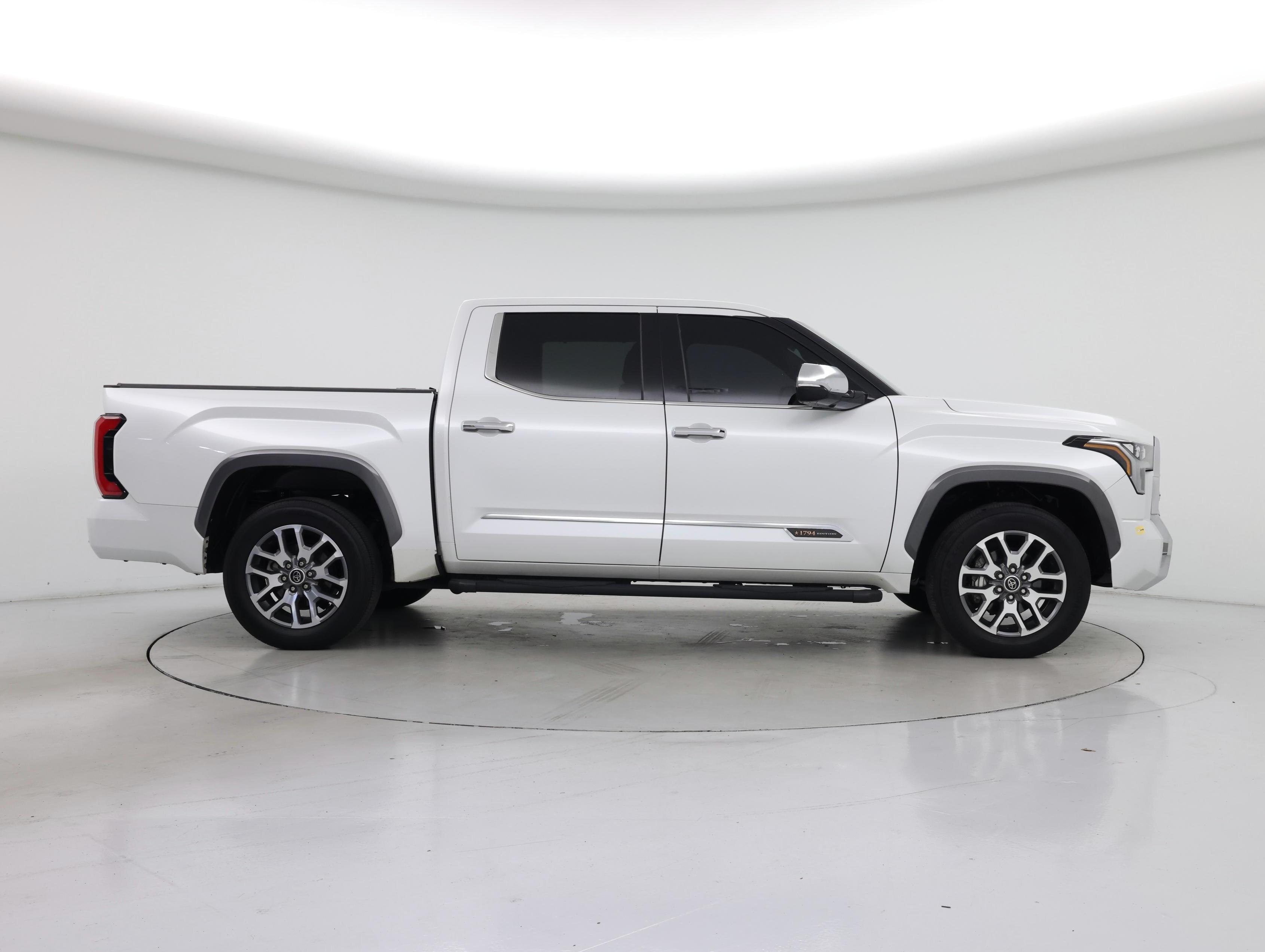 Thumbnail: 2022 Toyota Tundra - 7