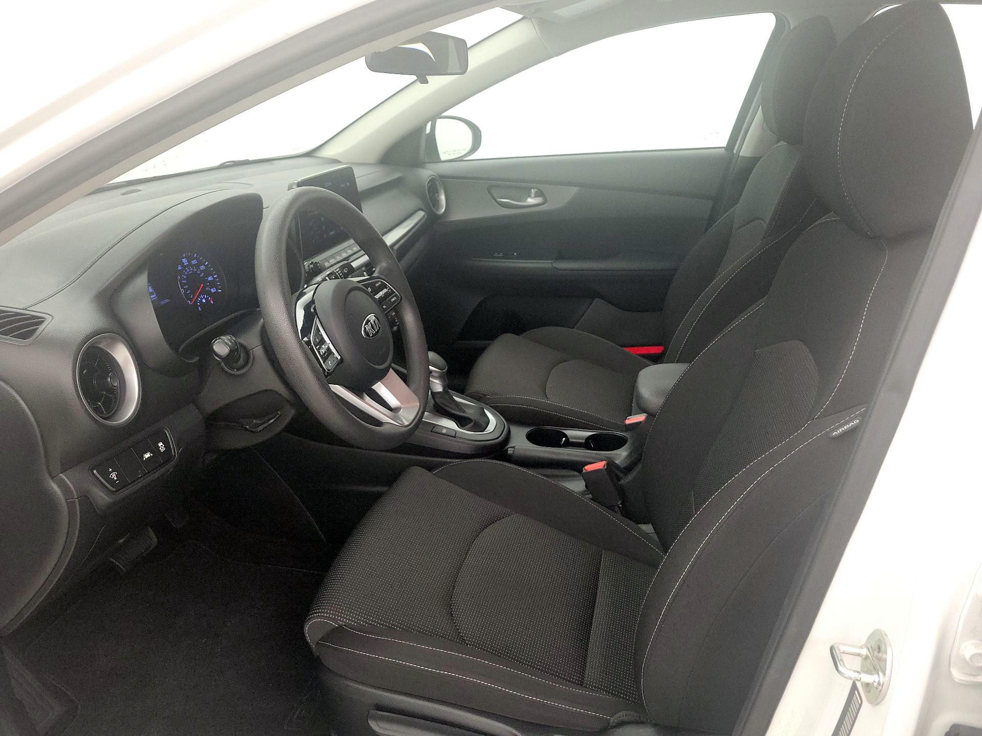 Thumbnail: 2019 Kia Forte - 11