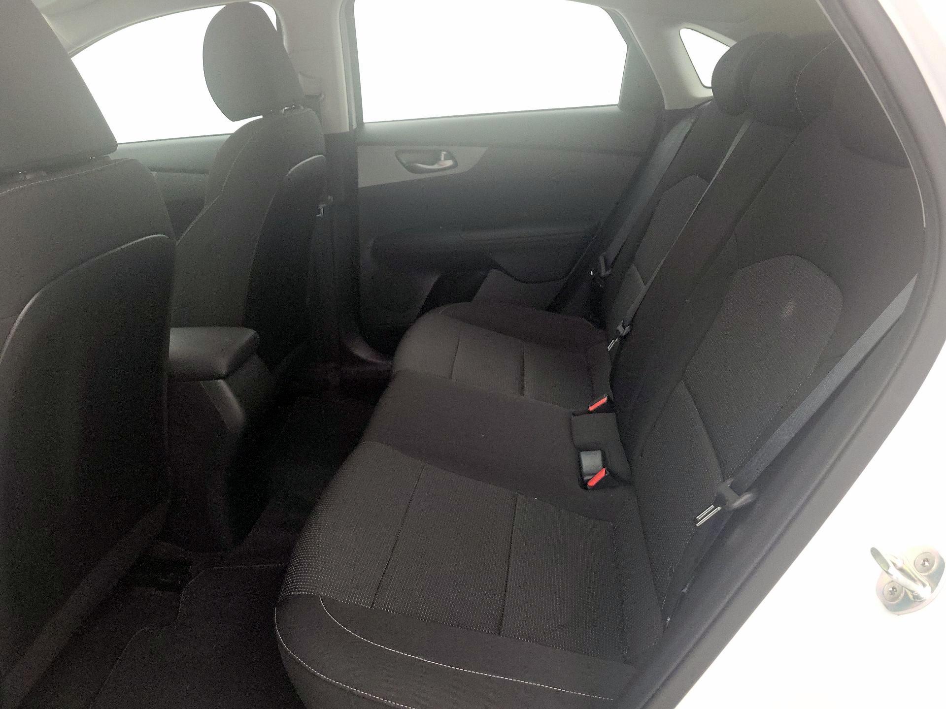 Thumbnail: 2019 Kia Forte - 19