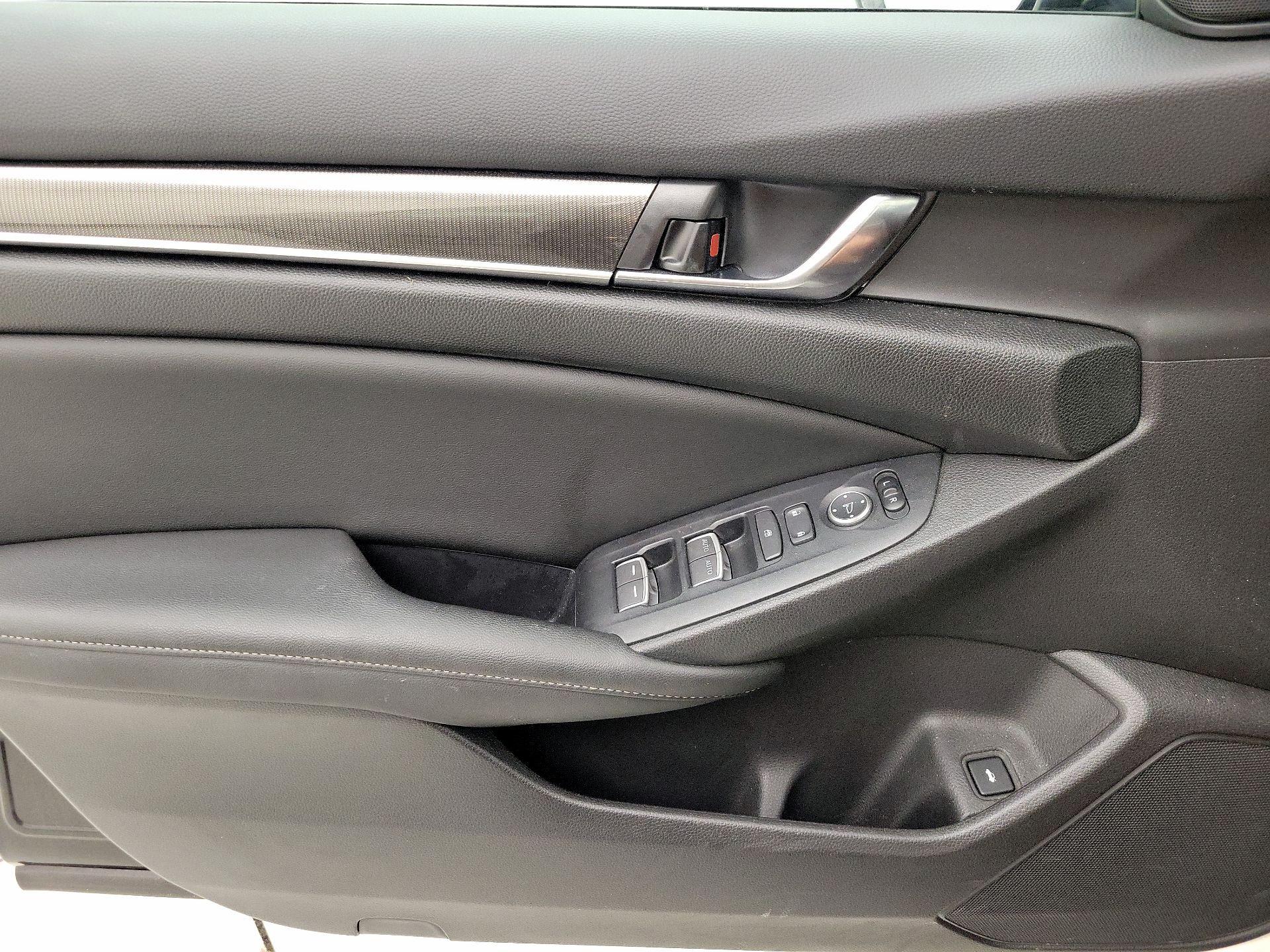 Thumbnail: 2019 Honda Accord - 12