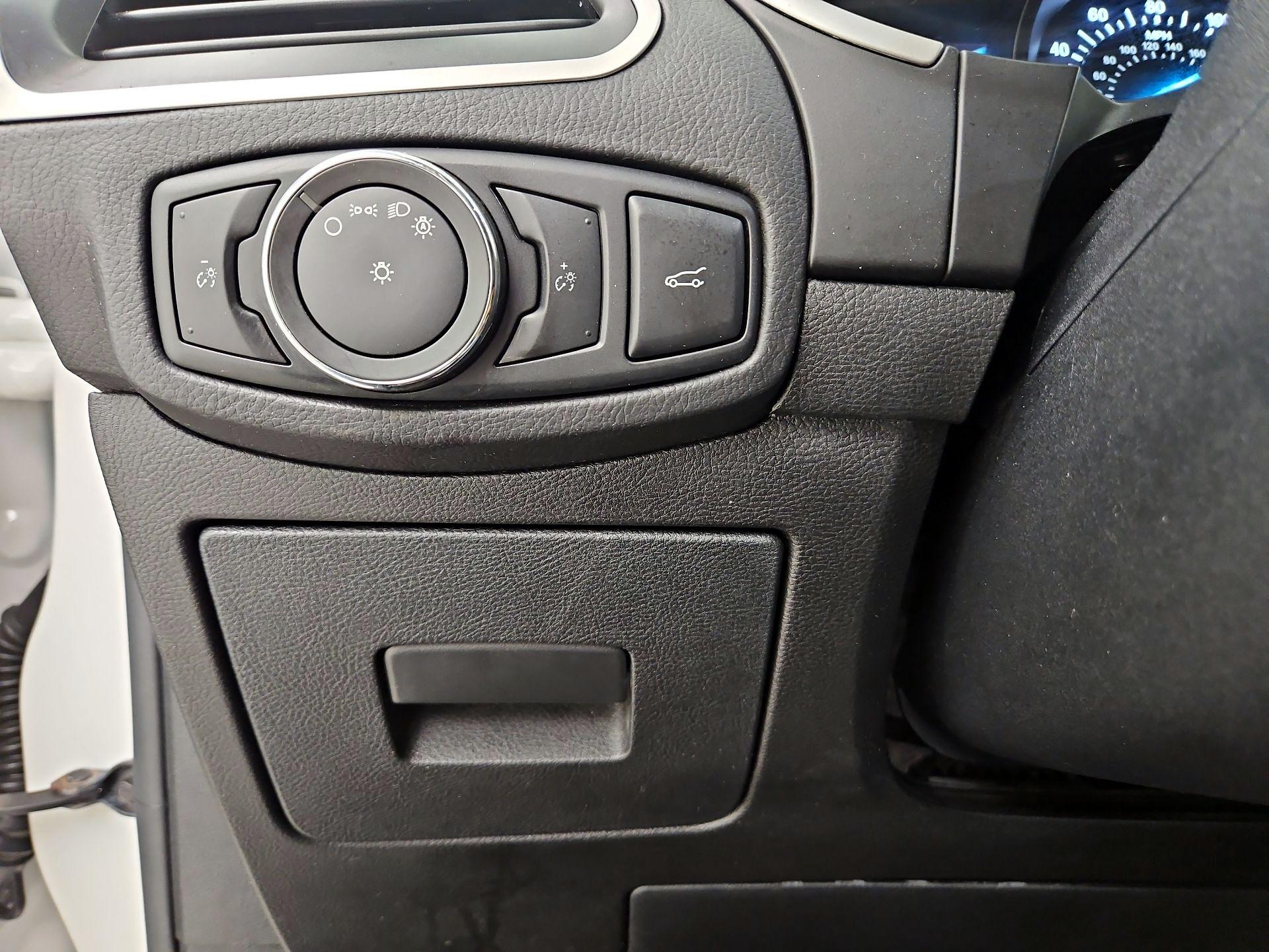 Thumbnail: 2016 Ford Edge - 11
