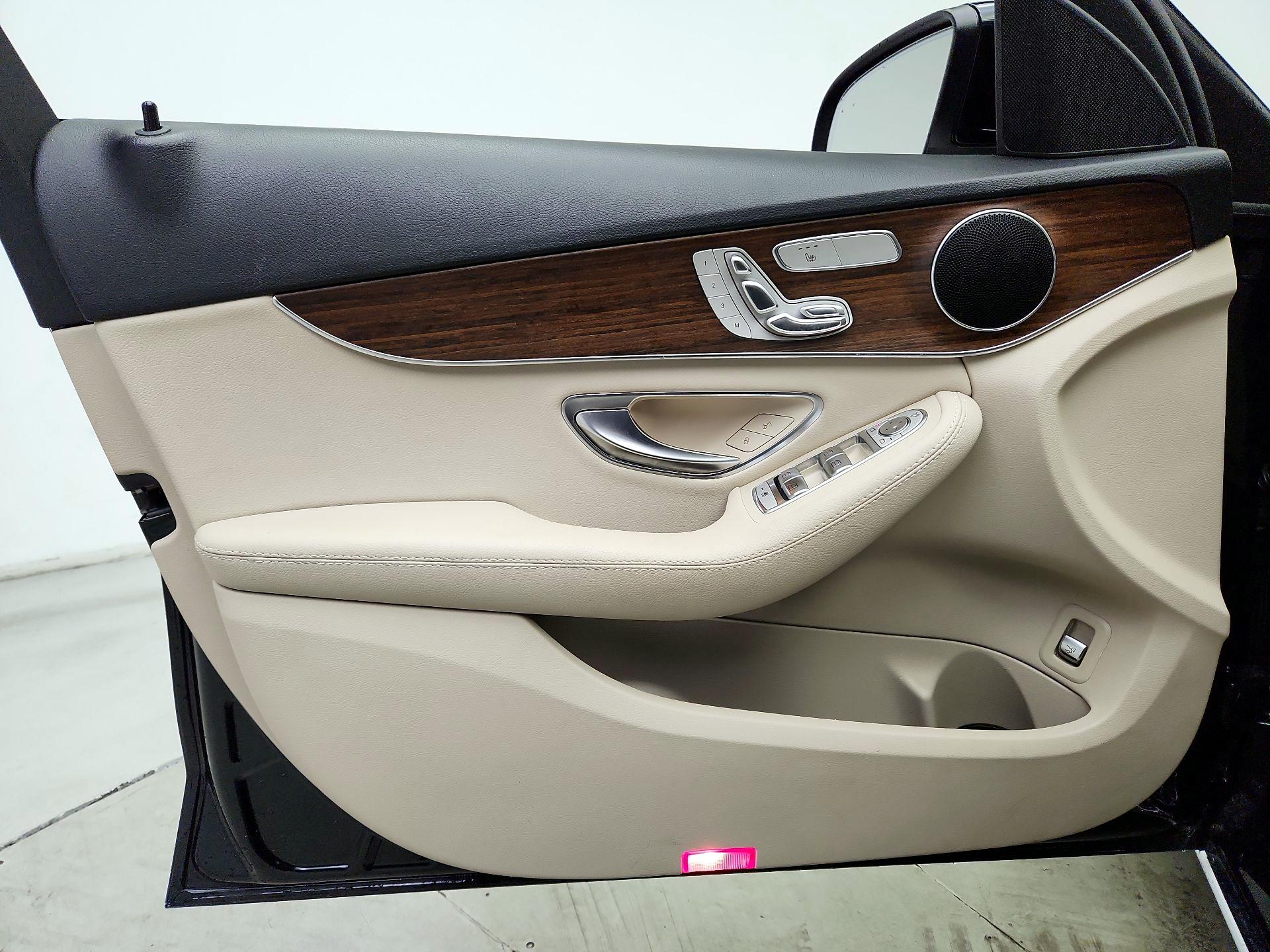 Thumbnail: 2019 Mercedes-Benz C-Class - 12