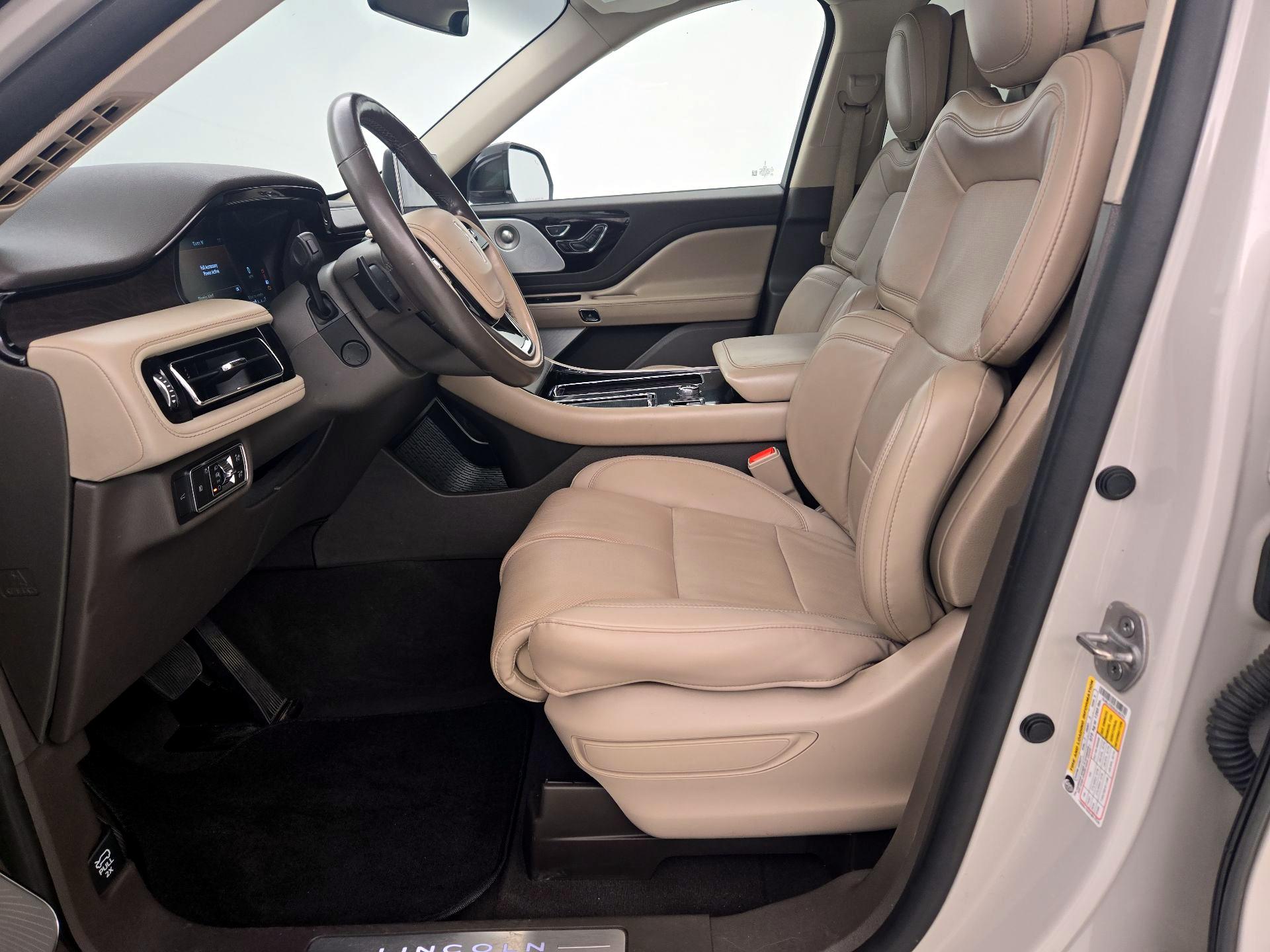 Thumbnail: 2020 Lincoln Aviator - 11