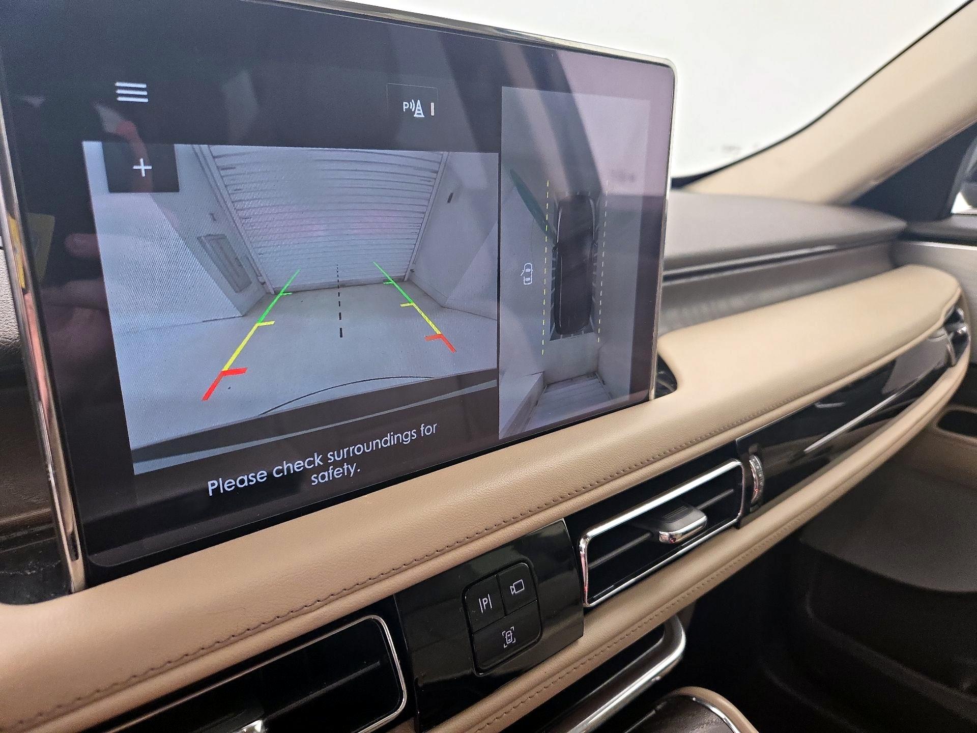 Thumbnail: 2020 Lincoln Aviator - 15