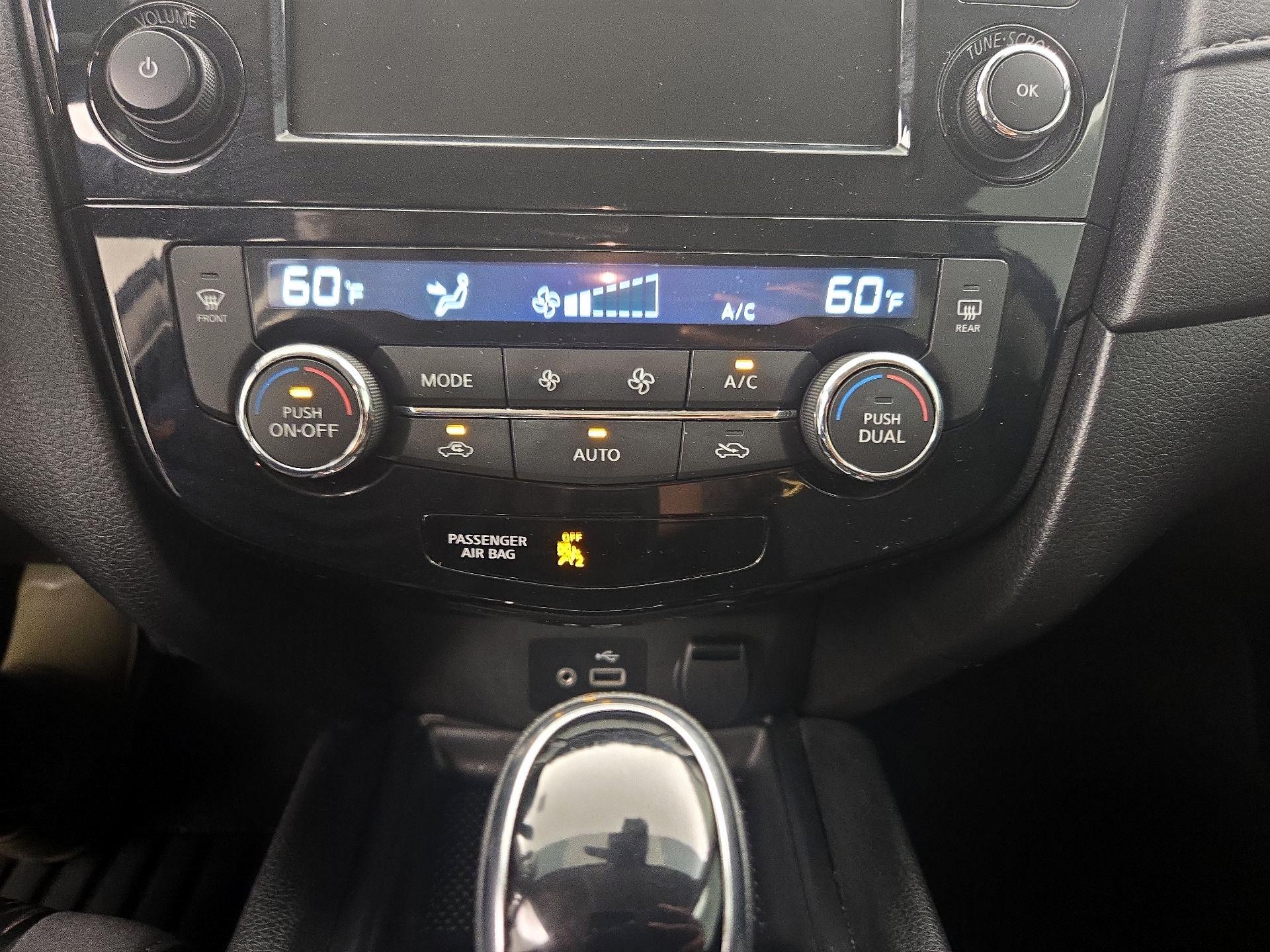 Thumbnail: 2020 Nissan Rogue - 16
