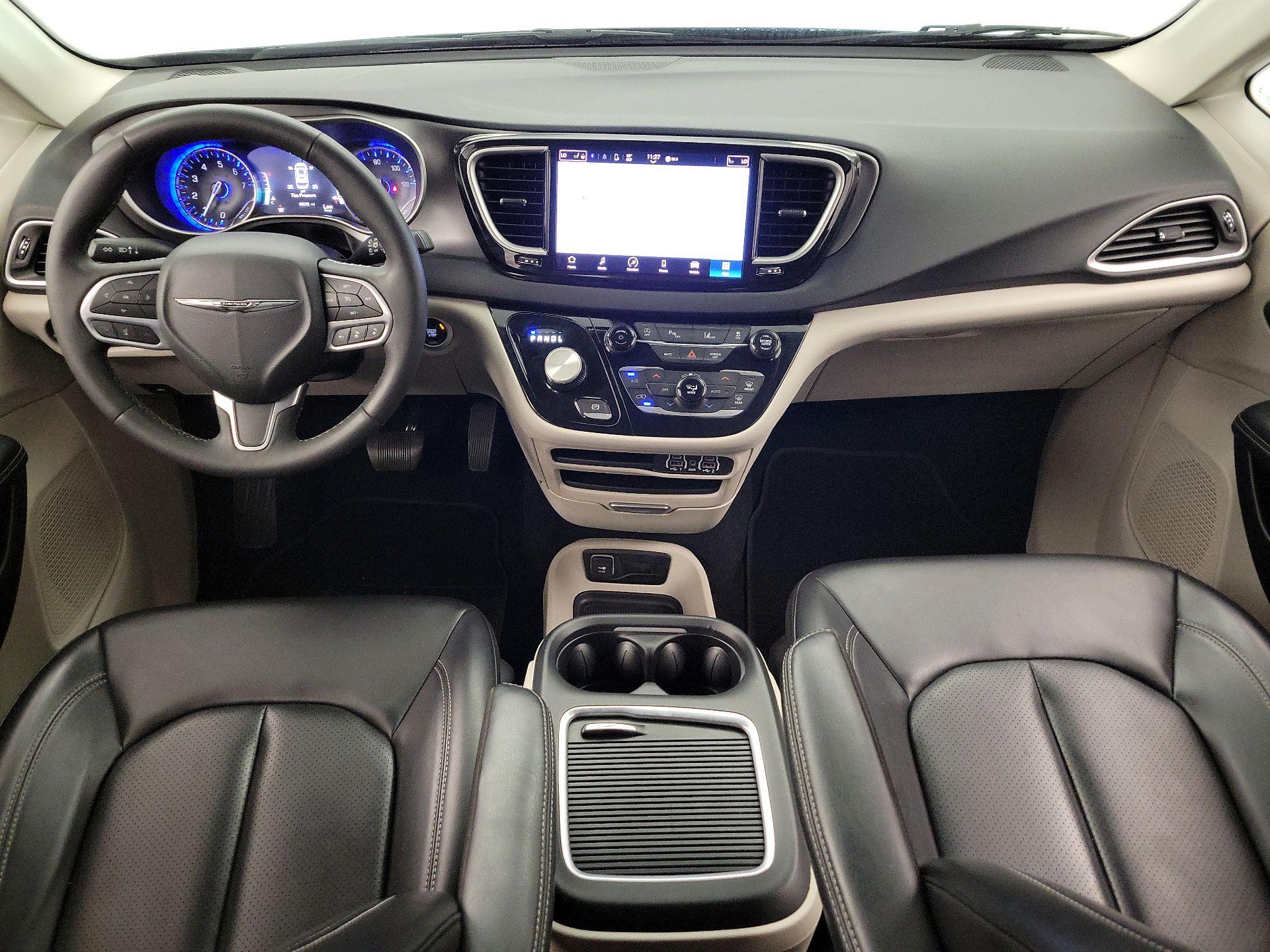Thumbnail: 2023 Chrysler Pacifica - 9