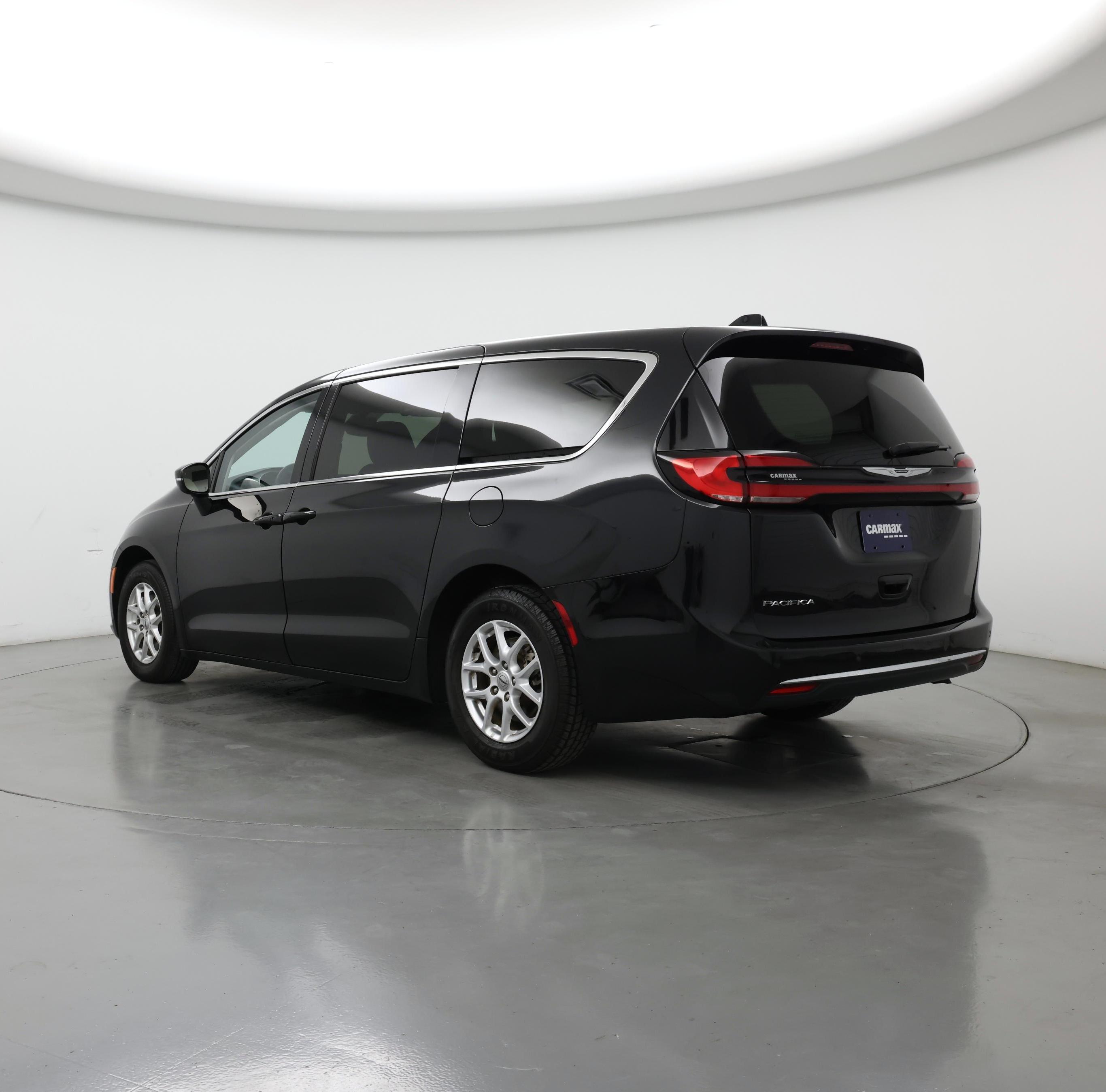 Thumbnail: 2023 Chrysler Pacifica - 2