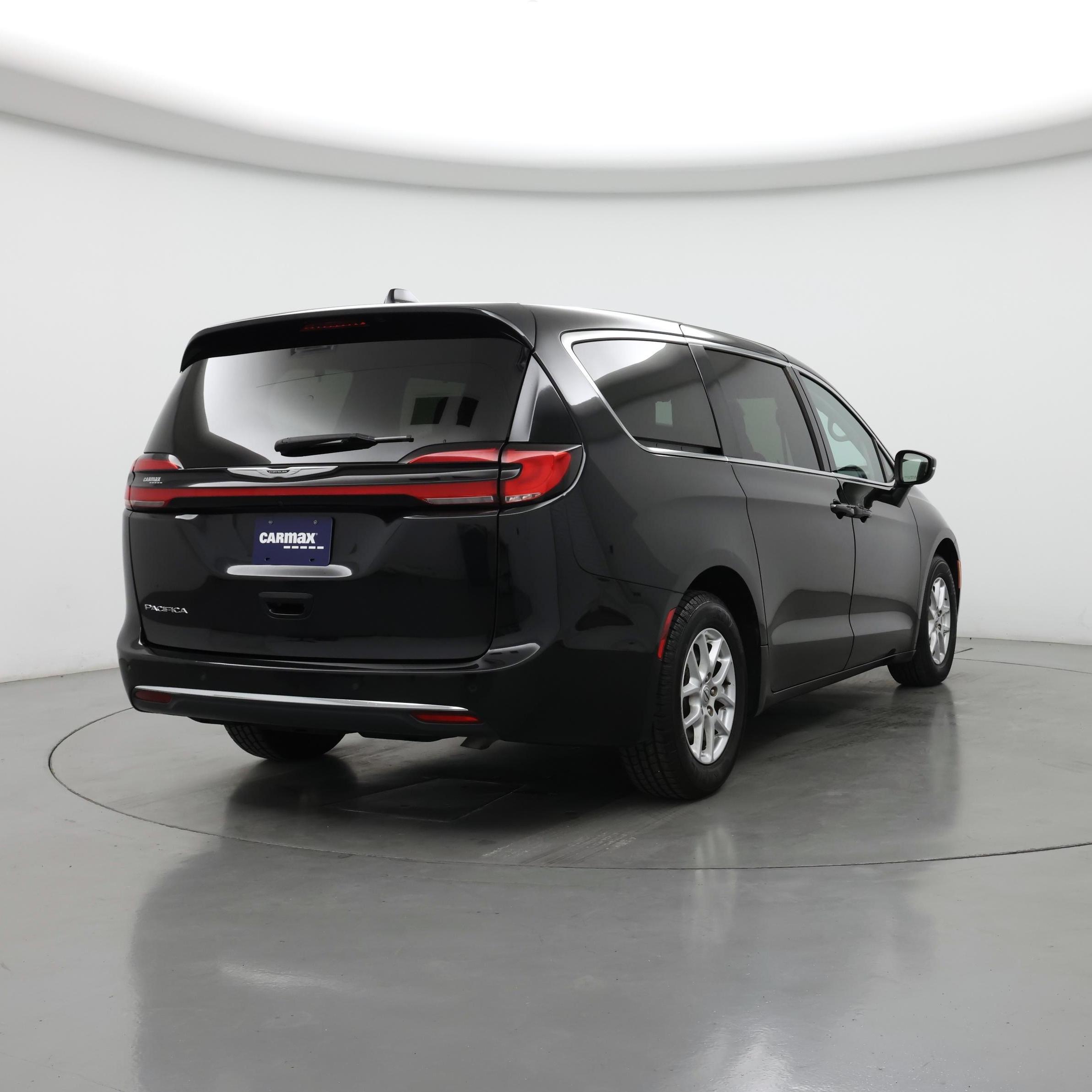 Thumbnail: 2023 Chrysler Pacifica - 8