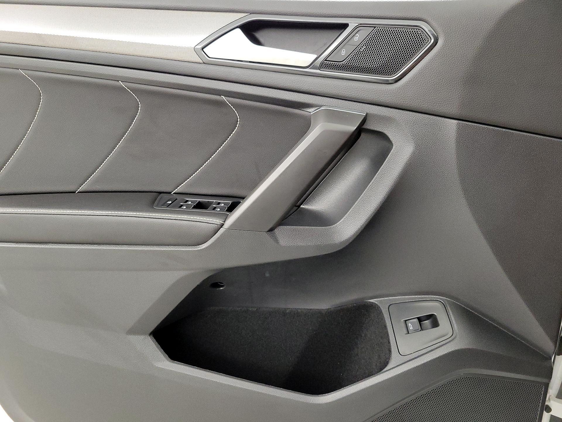 Thumbnail: 2022 Volkswagen Tiguan - 12