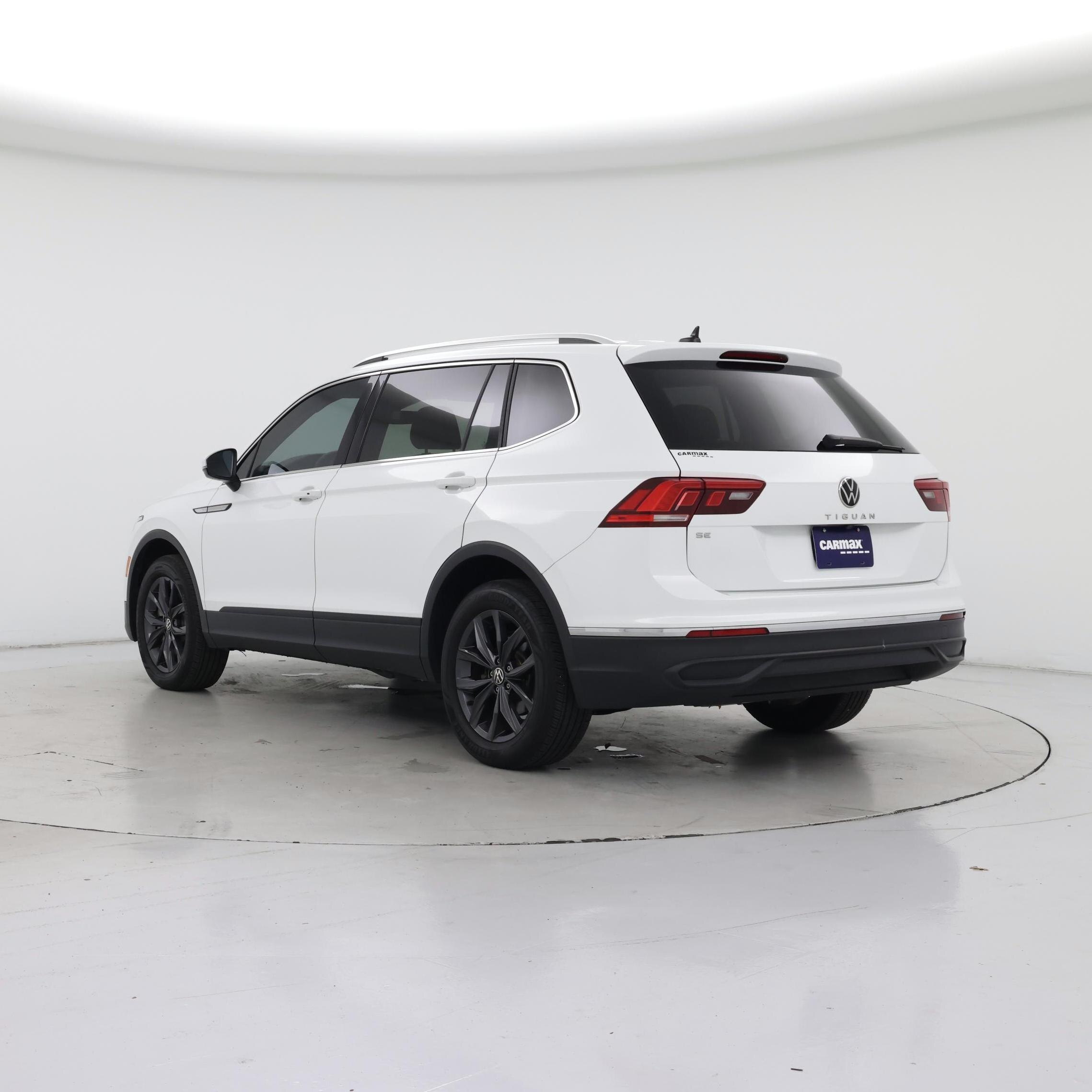 Thumbnail: 2022 Volkswagen Tiguan - 2