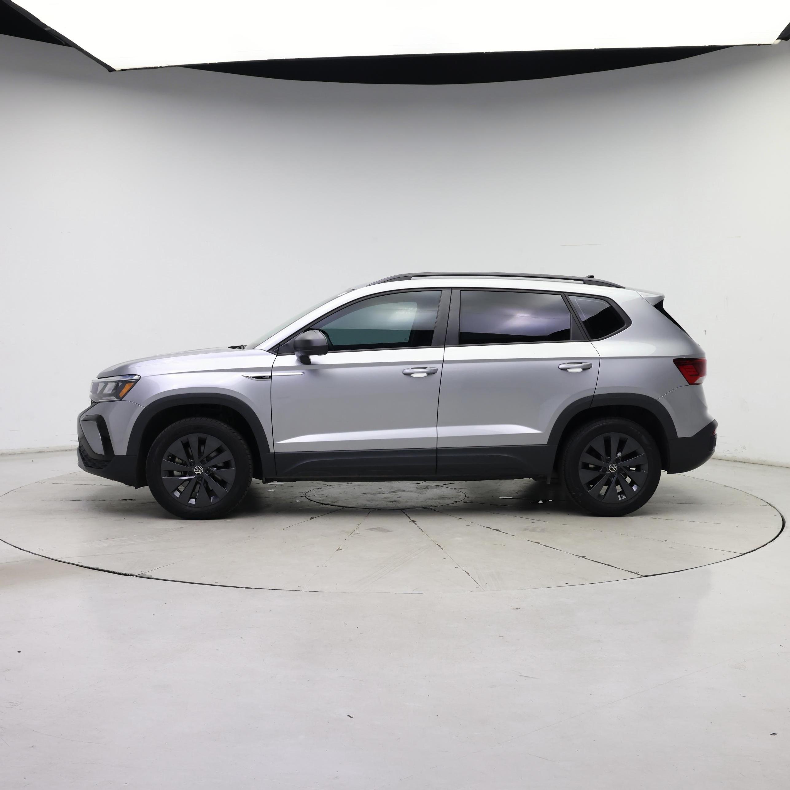 Thumbnail: 2023 Volkswagen Taos - 3