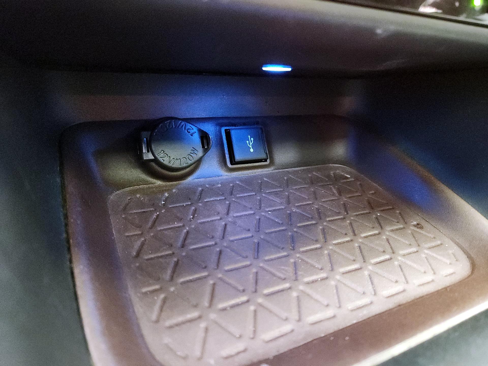 Thumbnail: 2020 Toyota RAV4 - 19